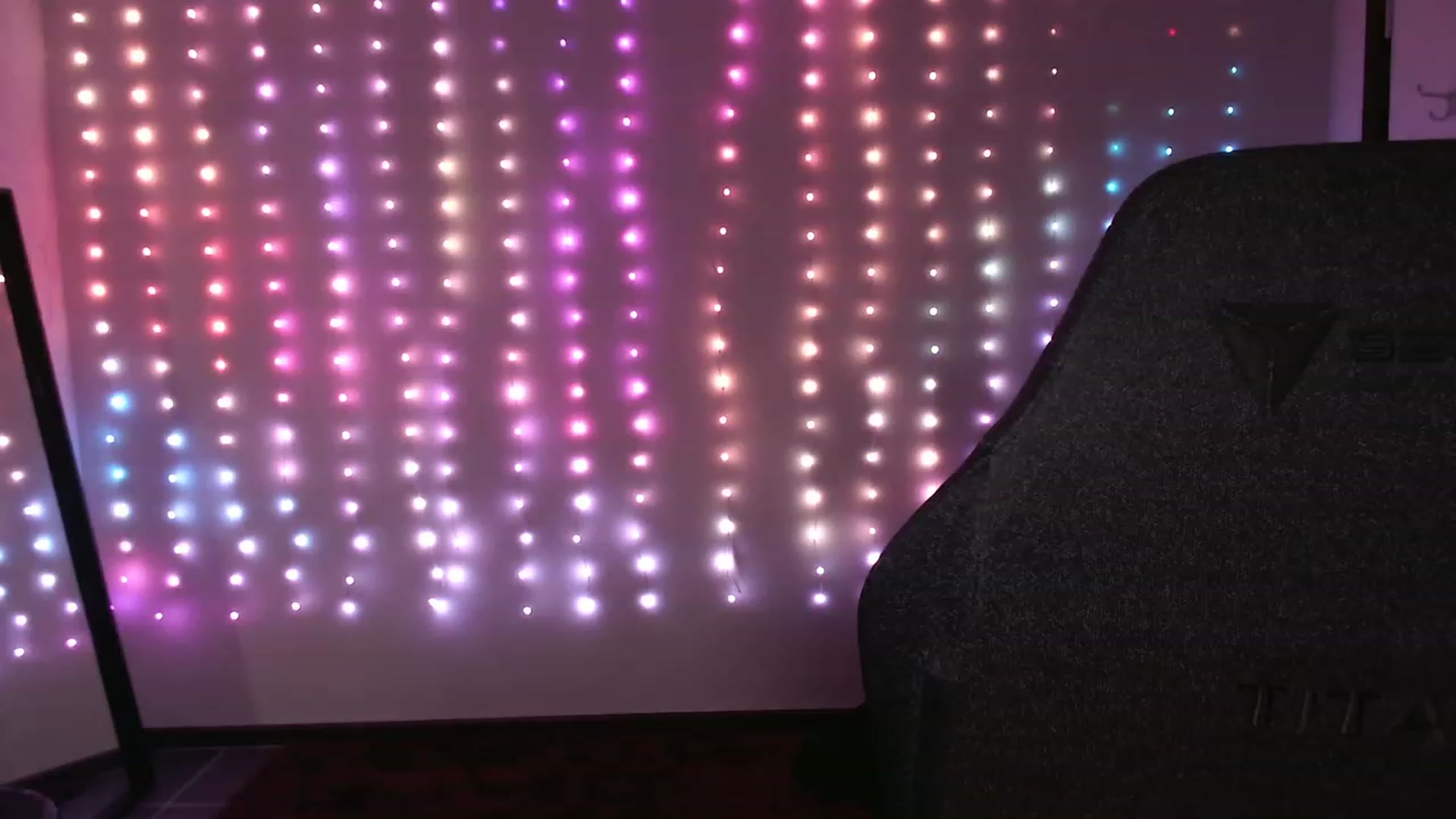 Gallery image thumbnail from RoomToAvoid's myfreecams stream on, 12/21/2023, 23:55 image 2 of 20