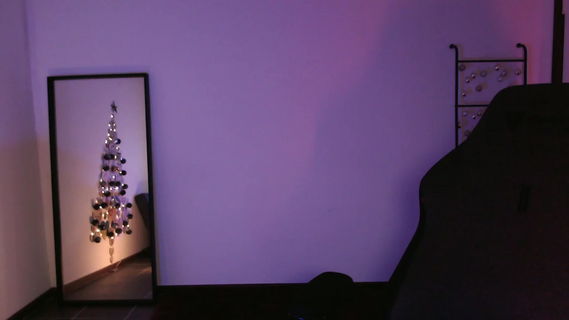 Gallery image thumbnail from RoomToAvoid's myfreecams stream on, 12/22/2023, 24:57 image 4 of 20