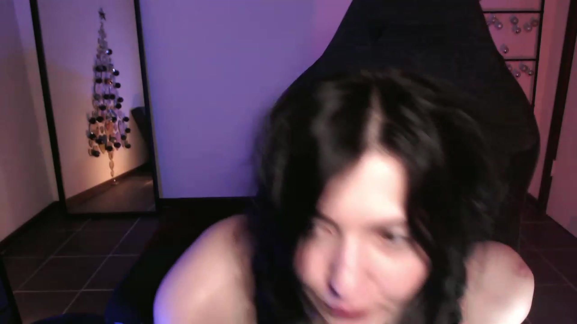 Gallery image thumbnail from RoomToAvoid's myfreecams stream on, 12/22/2023, 02:20 image 8 of 20
