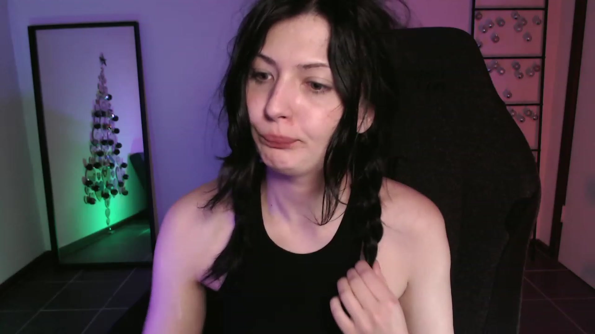 Gallery image thumbnail from RoomToAvoid's myfreecams stream on, 12/22/2023, 02:20 image 14 of 20