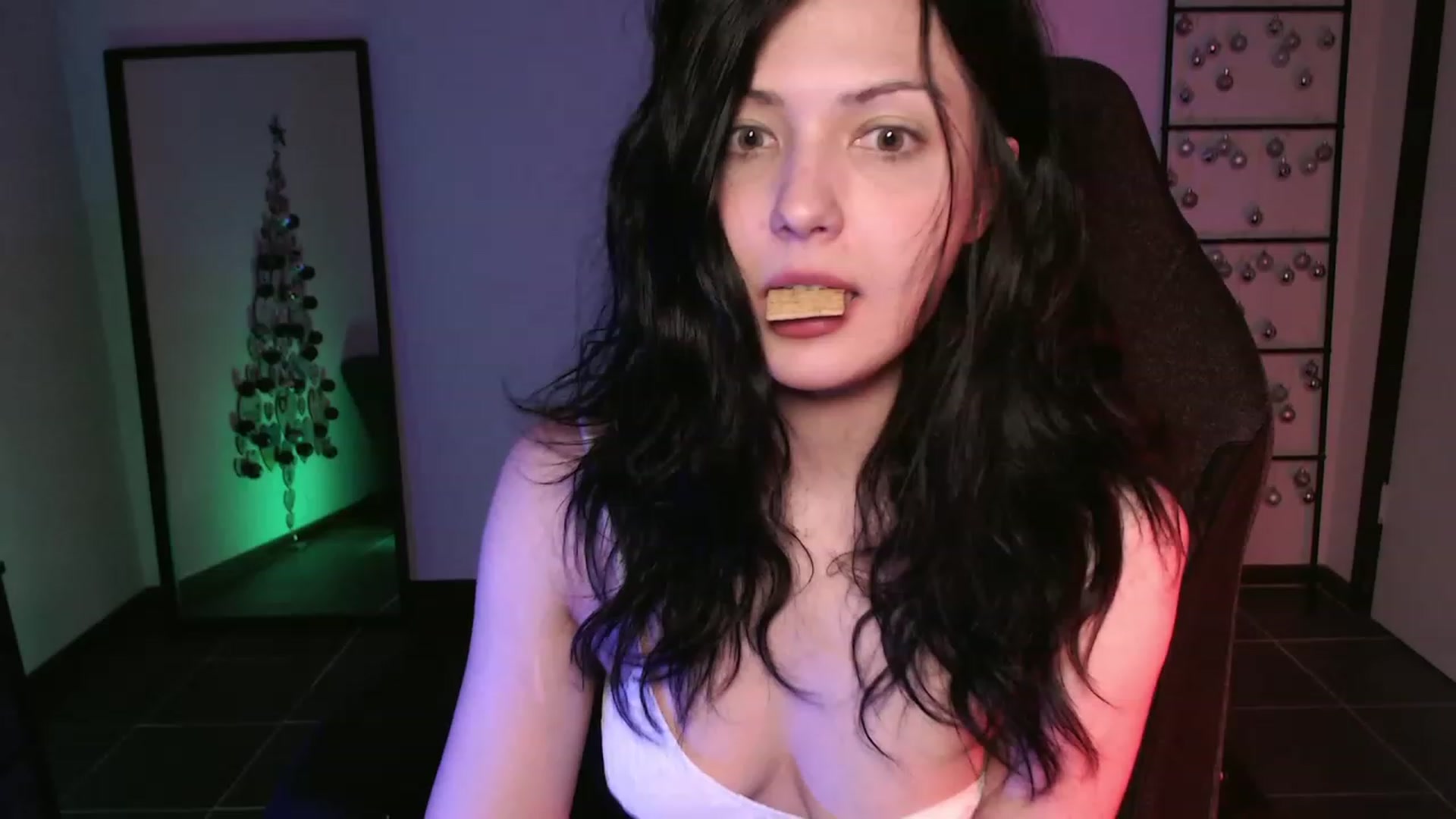 Gallery image thumbnail from RoomToAvoid's myfreecams stream on, 12/22/2023, 04:18 image 13 of 20