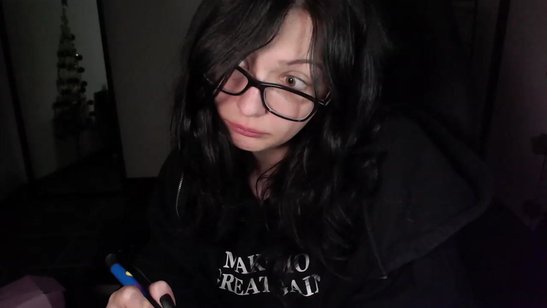 Gallery image thumbnail from RoomToAvoid's myfreecams stream on, 12/25/2023, 10:07 image 20 of 20