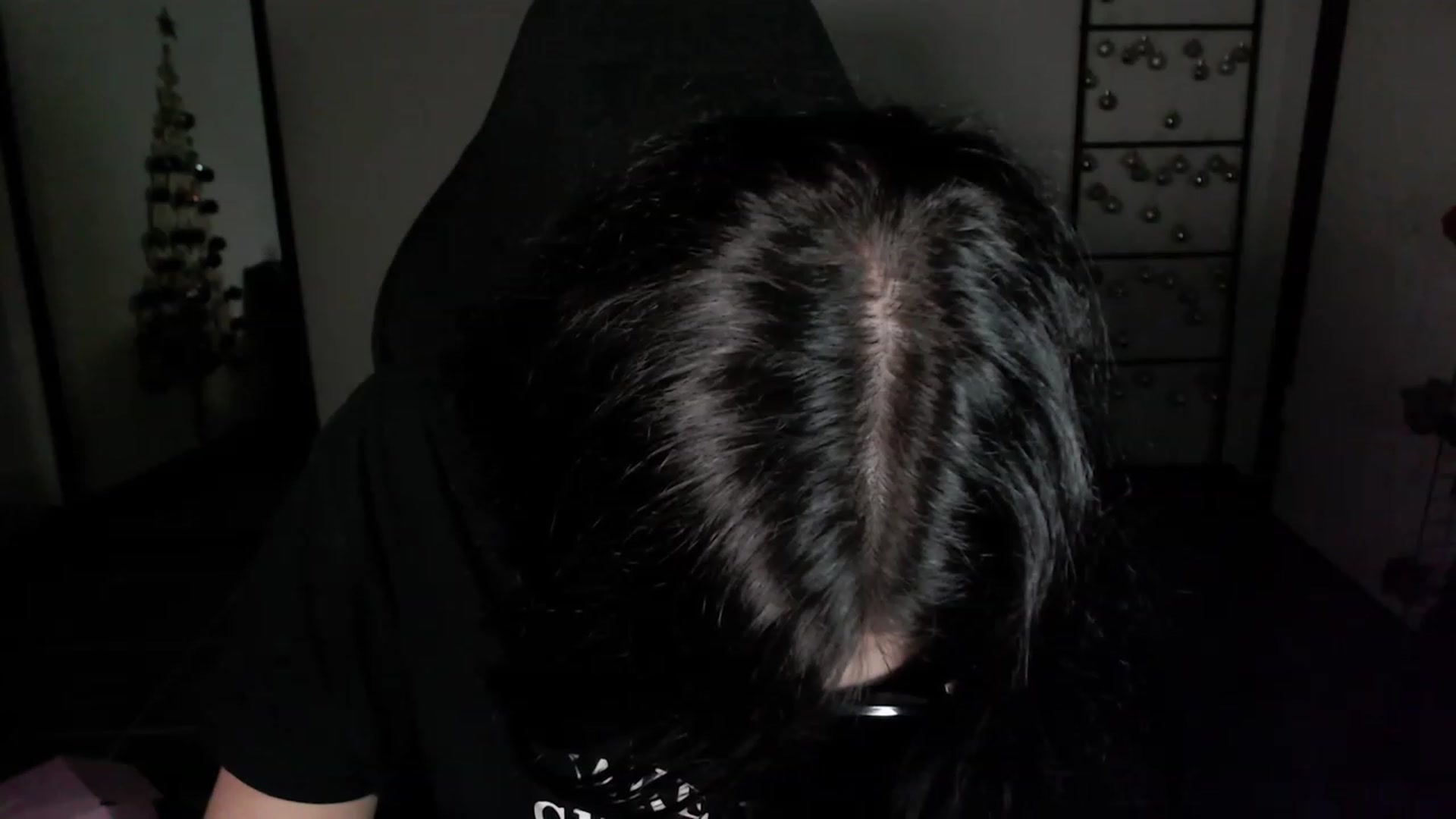 Gallery image thumbnail from RoomToAvoid's myfreecams stream on, 12/25/2023, 10:07 image 15 of 20