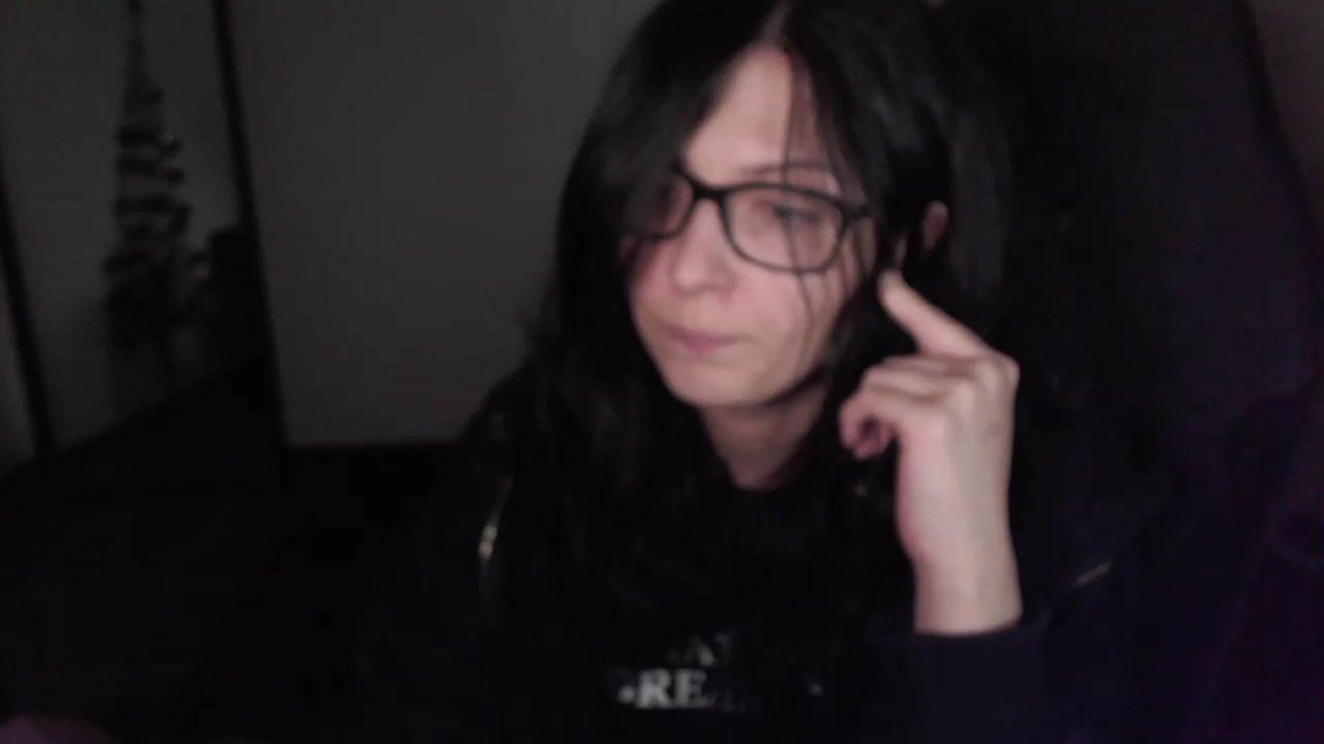 Gallery image thumbnail from RoomToAvoid's myfreecams stream on, 12/25/2023, 10:07 image 6 of 20