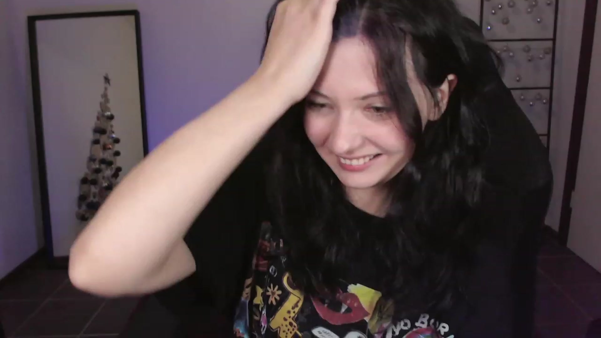 Gallery image thumbnail from RoomToAvoid's myfreecams stream on, 12/29/2023, 02:10 image 5 of 20
