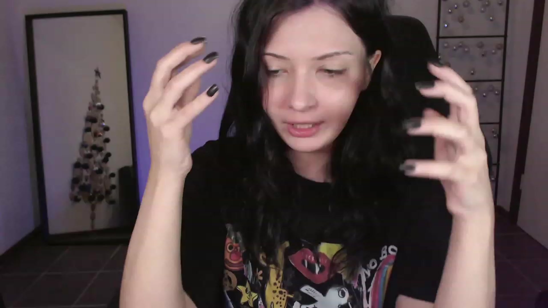 Gallery image thumbnail from RoomToAvoid's myfreecams stream on, 12/29/2023, 02:10 image 4 of 20