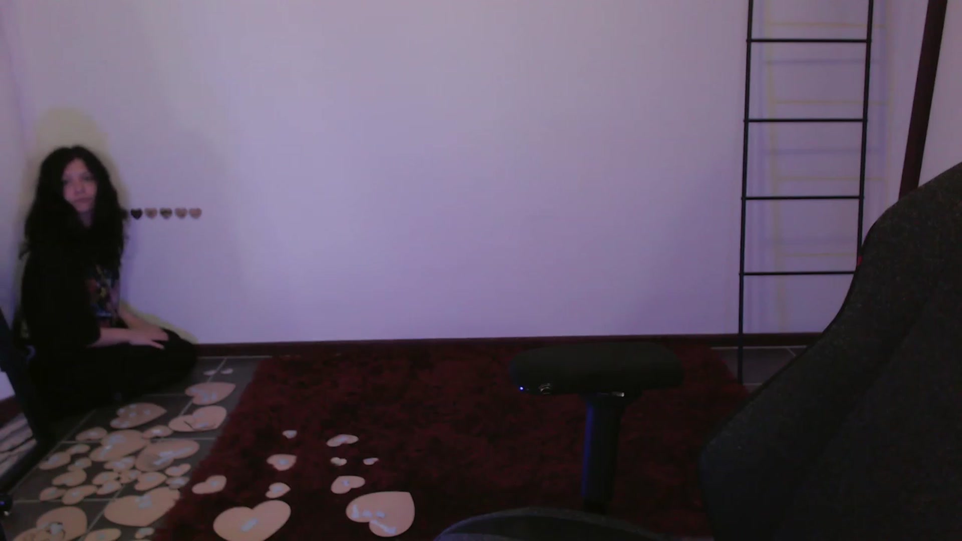 Gallery image thumbnail from RoomToAvoid's myfreecams stream on, 12/29/2023, 02:10 image 19 of 20