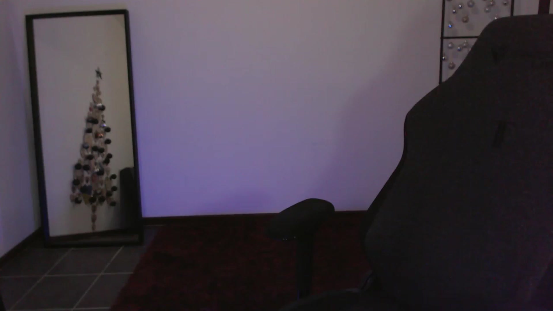 Gallery image thumbnail from RoomToAvoid's myfreecams stream on, 12/29/2023, 02:41 image 6 of 20