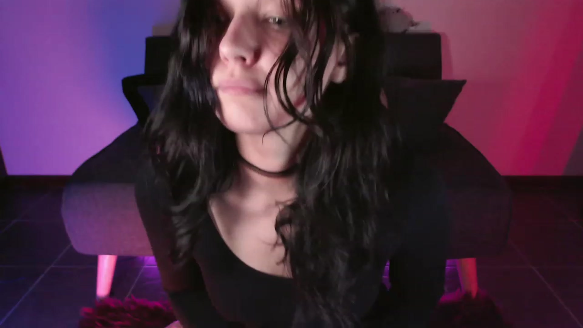 Gallery image thumbnail from RoomToAvoid's myfreecams stream on, 12/31/2023, 04:27 image 4 of 20