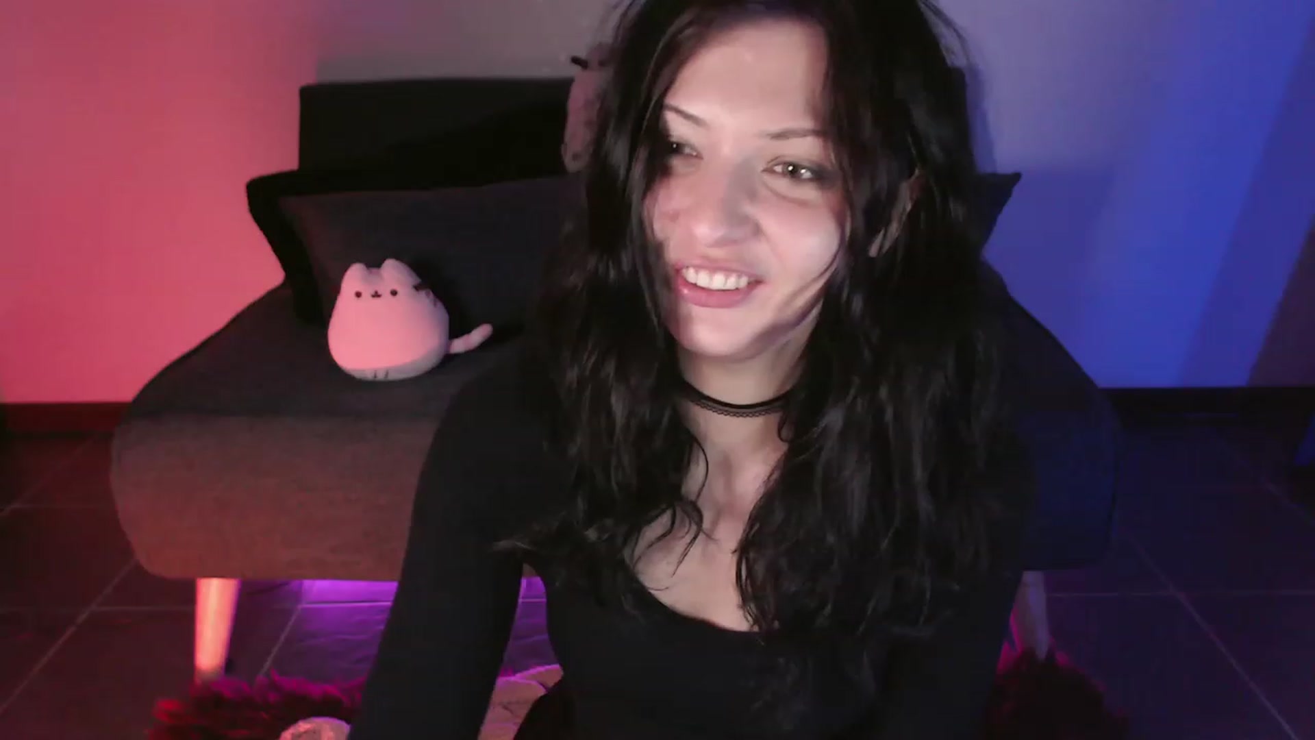 Gallery image thumbnail from RoomToAvoid's myfreecams stream on, 12/31/2023, 04:27 image 8 of 20