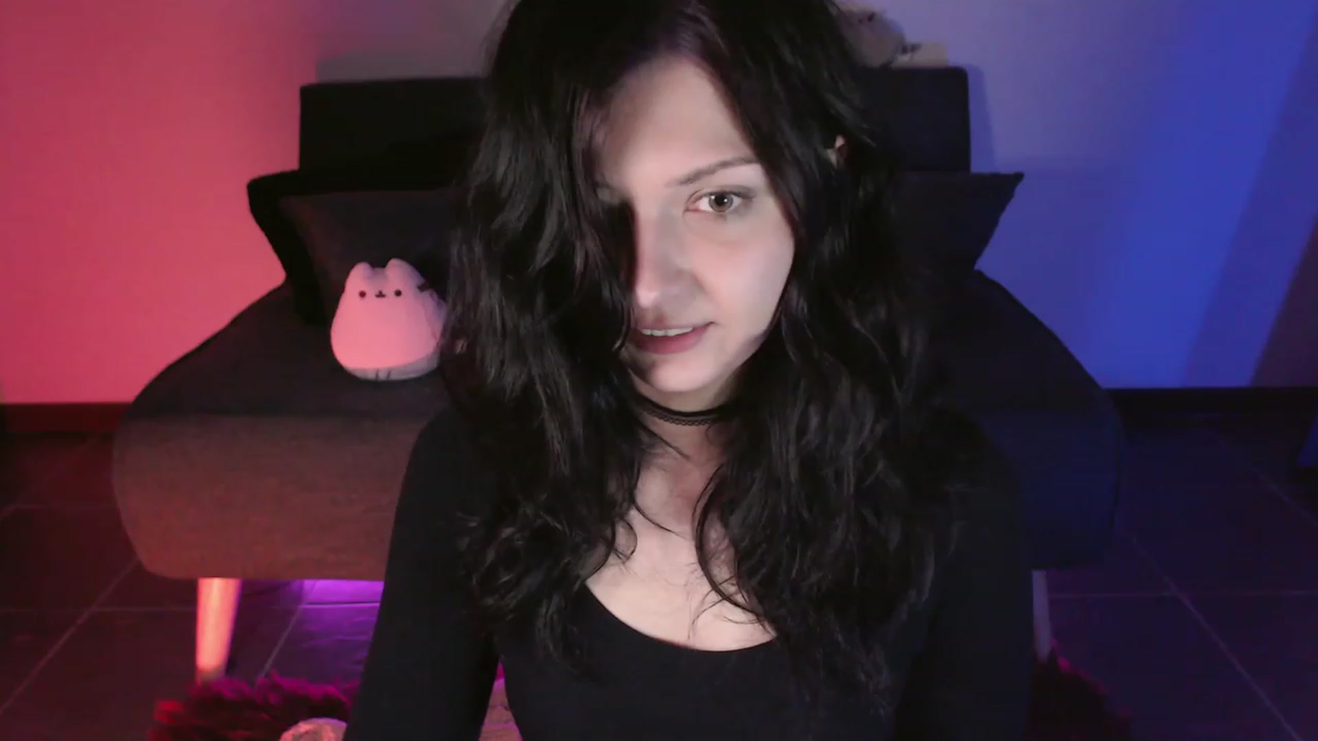 Gallery image thumbnail from RoomToAvoid's myfreecams stream on, 12/31/2023, 04:27 image 10 of 20
