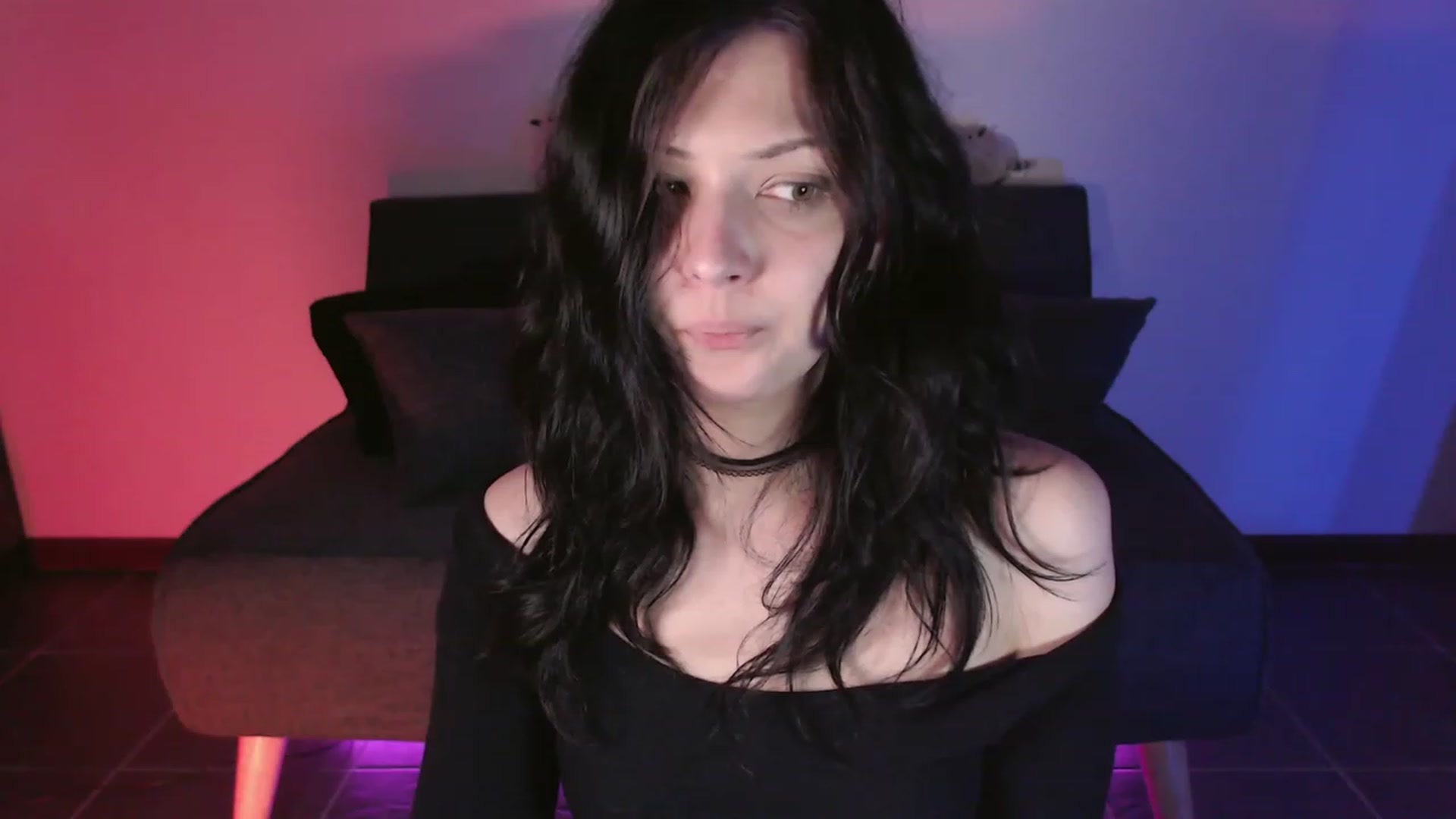 Gallery image thumbnail from RoomToAvoid's myfreecams stream on, 12/31/2023, 04:27 image 14 of 20