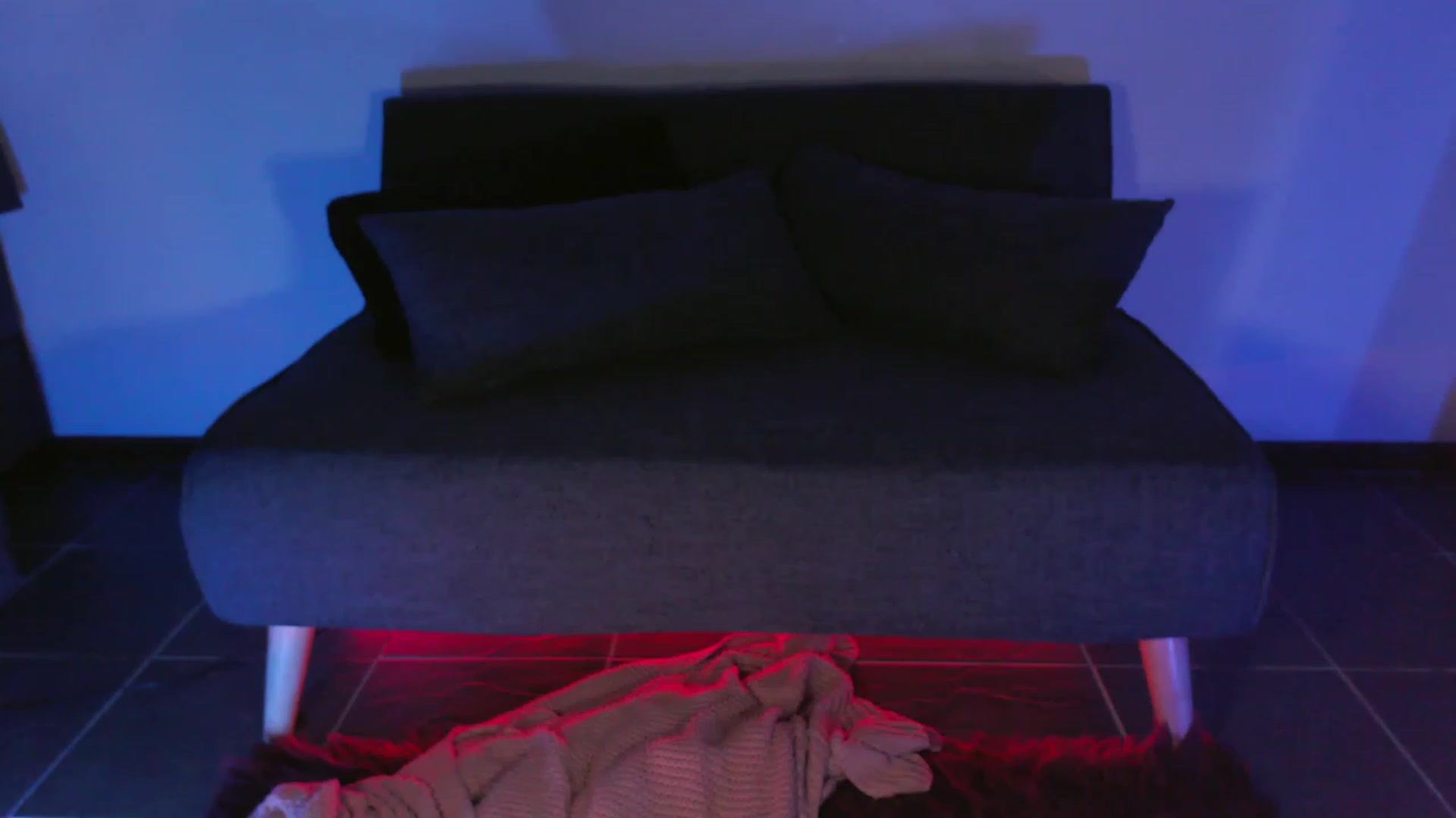 Gallery image thumbnail from RoomToAvoid's myfreecams stream on, 12/31/2023, 05:26 image 10 of 20