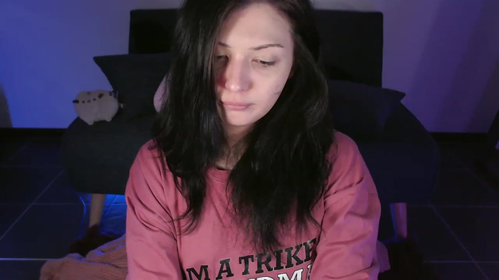 Gallery image thumbnail from RoomToAvoid's myfreecams stream on, 01/02/2024, 02:54 image 10 of 20