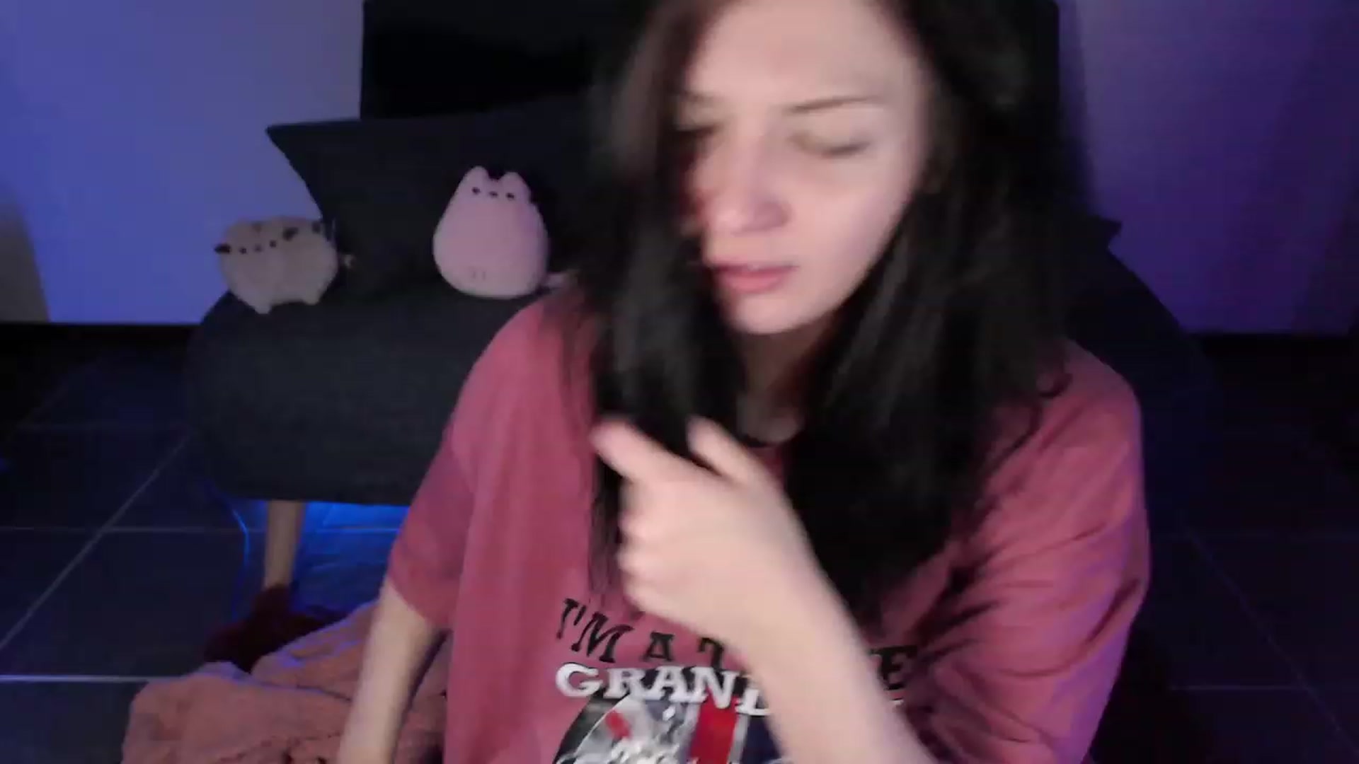 Gallery image thumbnail from RoomToAvoid's myfreecams stream on, 01/02/2024, 02:54 image 17 of 20