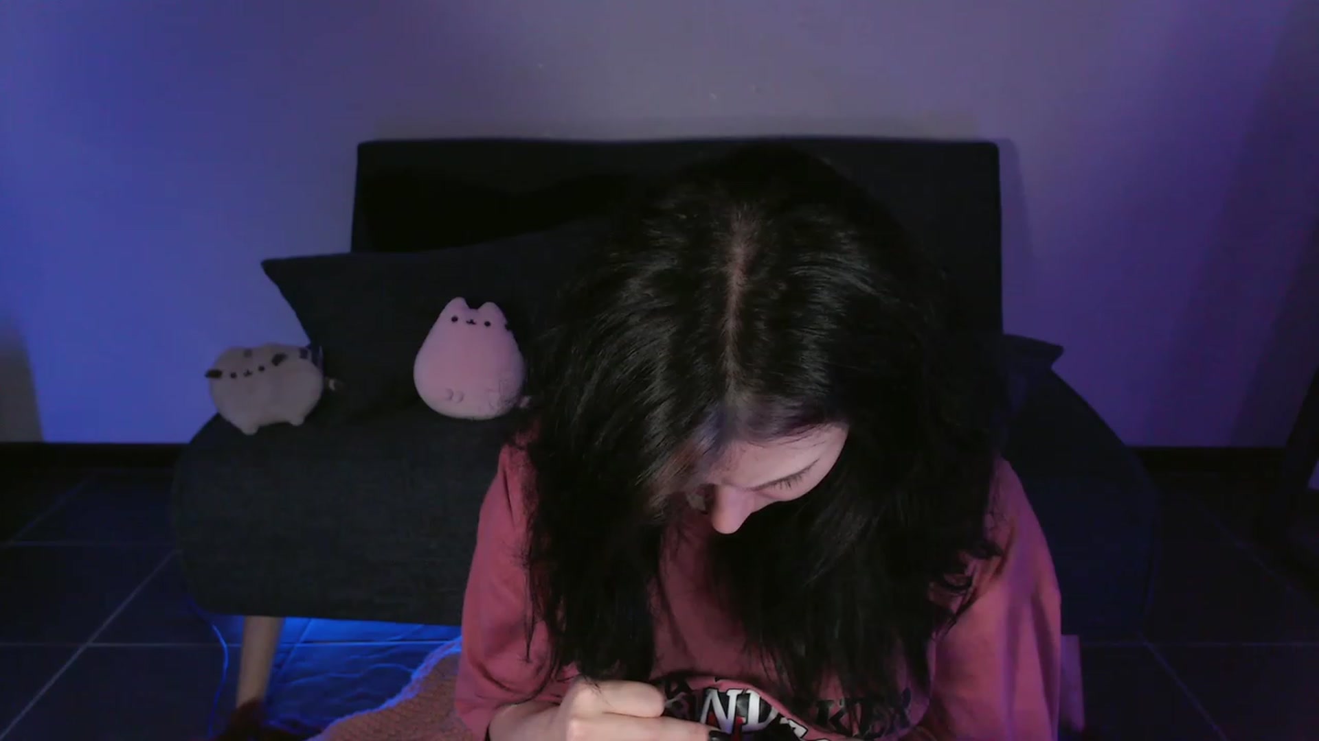 Gallery image thumbnail from RoomToAvoid's myfreecams stream on, 01/02/2024, 02:54 image 8 of 20