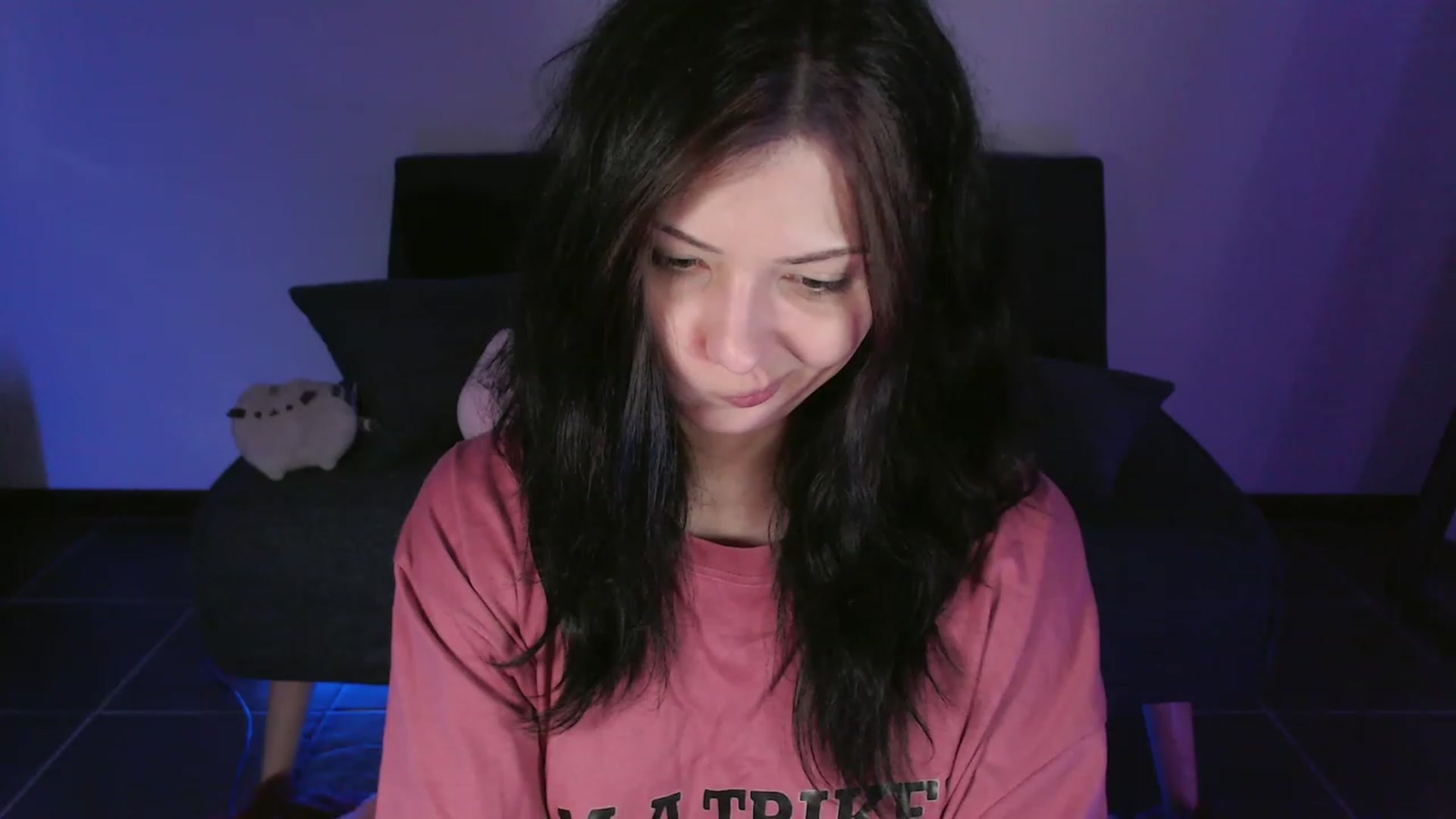Gallery image thumbnail from RoomToAvoid's myfreecams stream on, 01/02/2024, 02:54 image 3 of 20