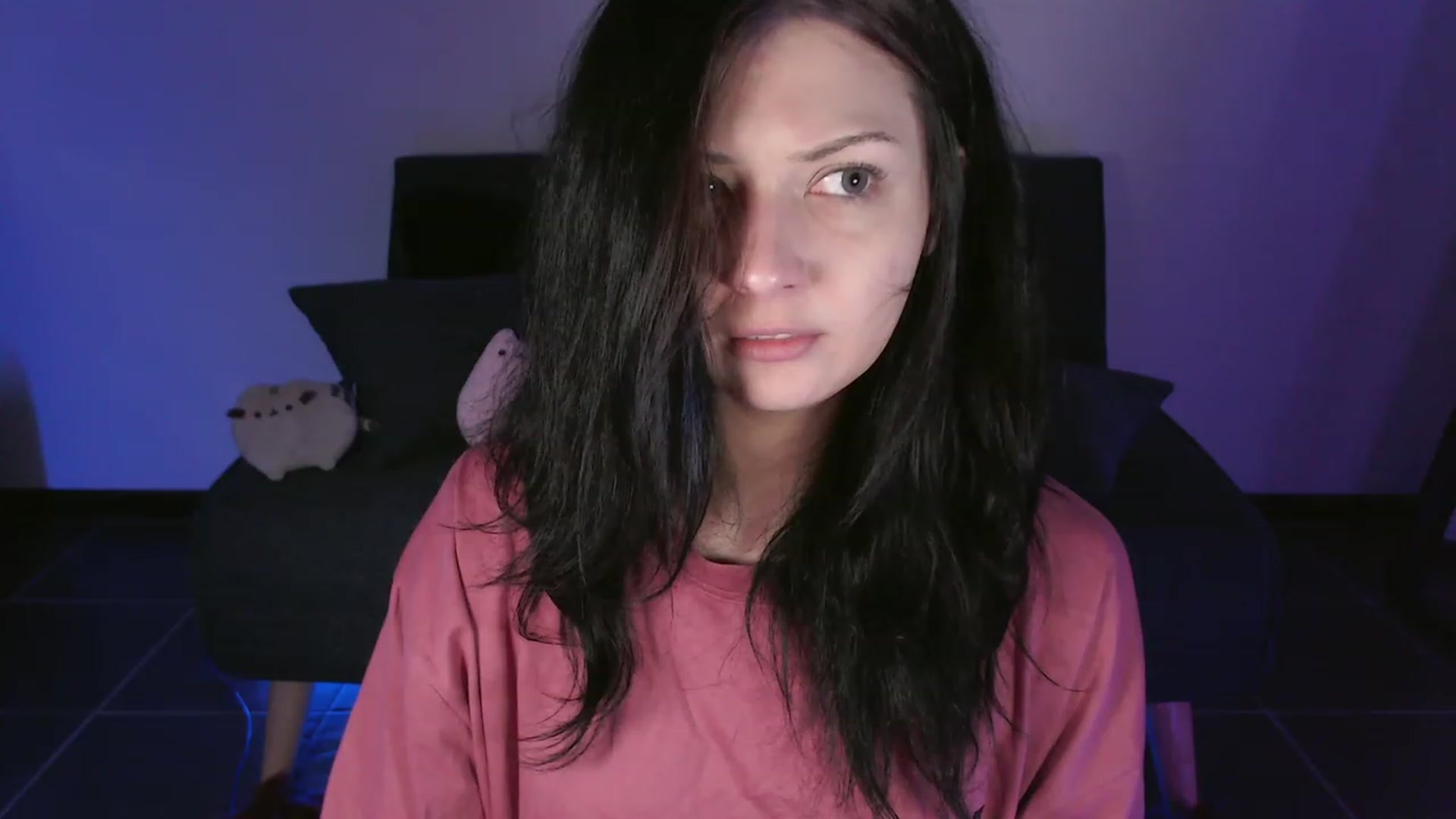 Gallery image thumbnail from RoomToAvoid's myfreecams stream on, 01/02/2024, 02:54 image 9 of 20