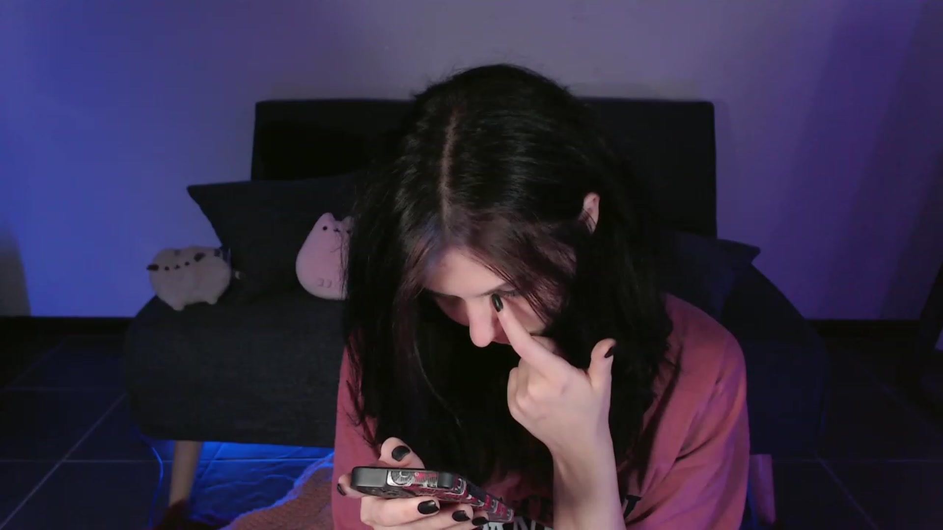 Gallery image thumbnail from RoomToAvoid's myfreecams stream on, 01/02/2024, 02:54 image 5 of 20