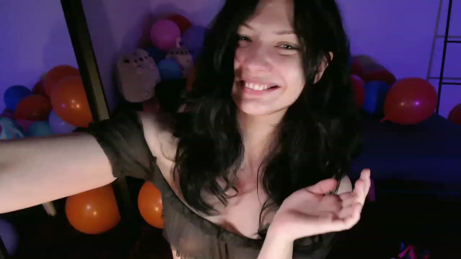 Gallery image thumbnail from RoomToAvoid's myfreecams stream on, 01/11/2024, 06:24 image 11 of 20