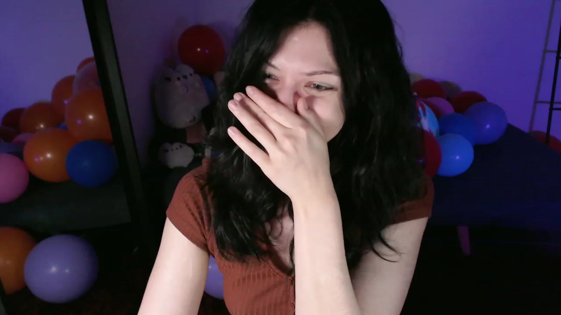 Gallery image thumbnail from RoomToAvoid's myfreecams stream on, 01/11/2024, 06:24 image 6 of 20
