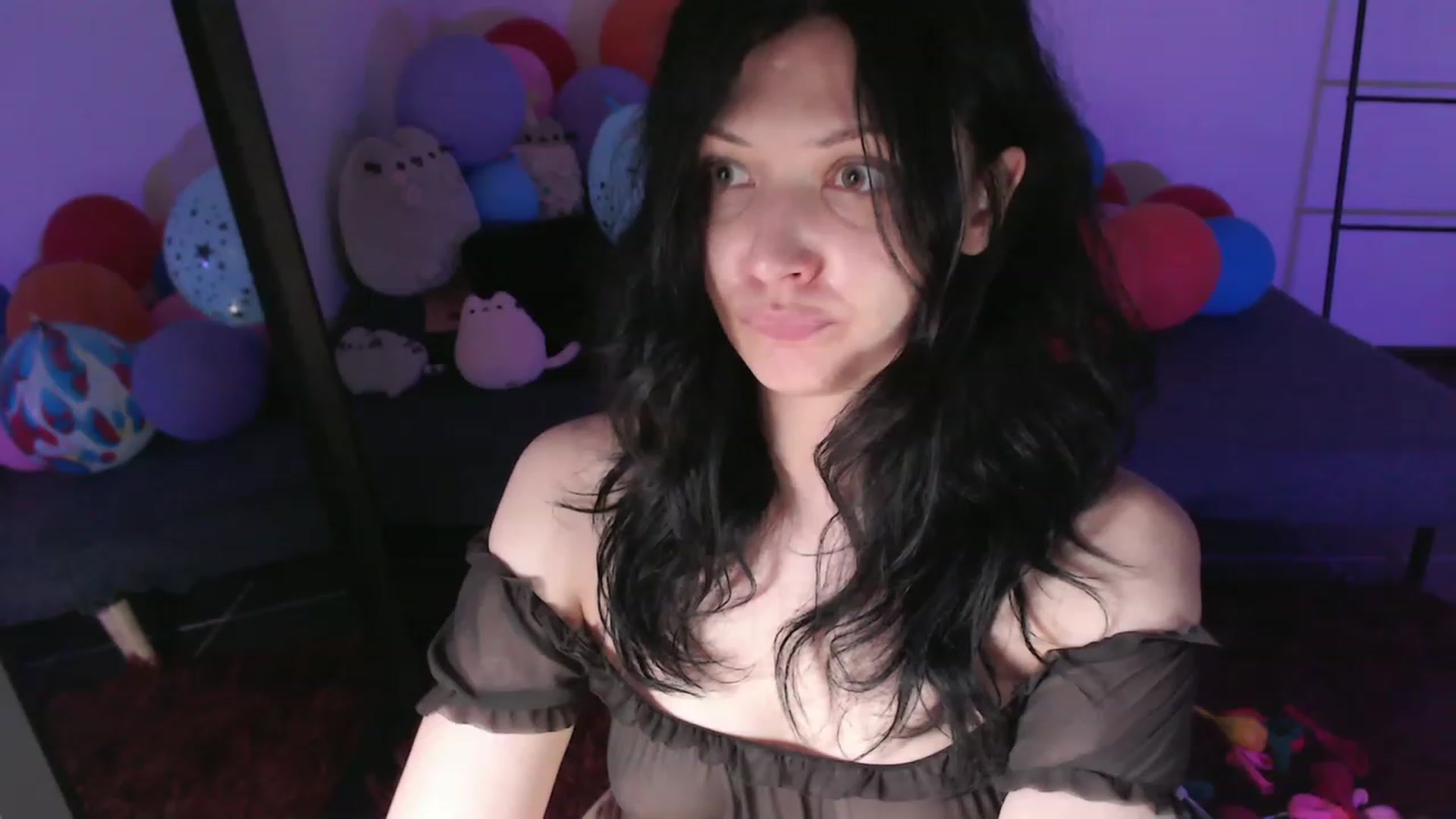 Gallery image thumbnail from RoomToAvoid's myfreecams stream on, 01/11/2024, 06:57 image 1 of 20