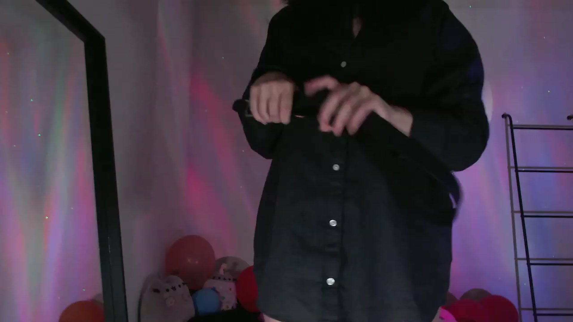 Gallery image thumbnail from RoomToAvoid's myfreecams stream on, 01/12/2024, 03:54 image 2 of 20