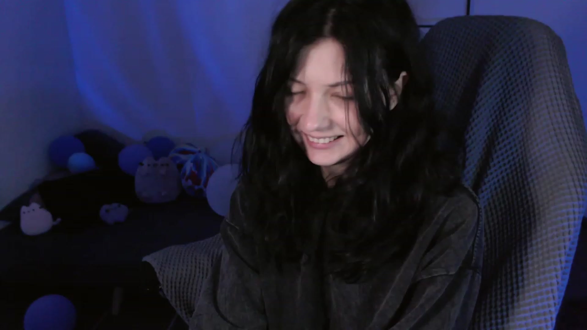 Gallery image thumbnail from RoomToAvoid's myfreecams stream on, 01/14/2024, 01:47 image 8 of 20