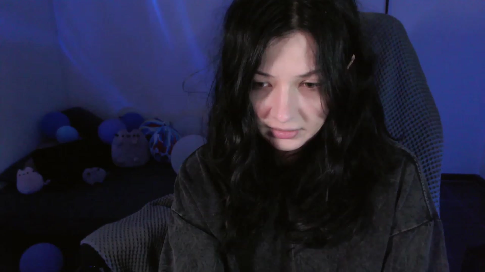 Gallery image thumbnail from RoomToAvoid's myfreecams stream on, 01/14/2024, 01:47 image 2 of 20