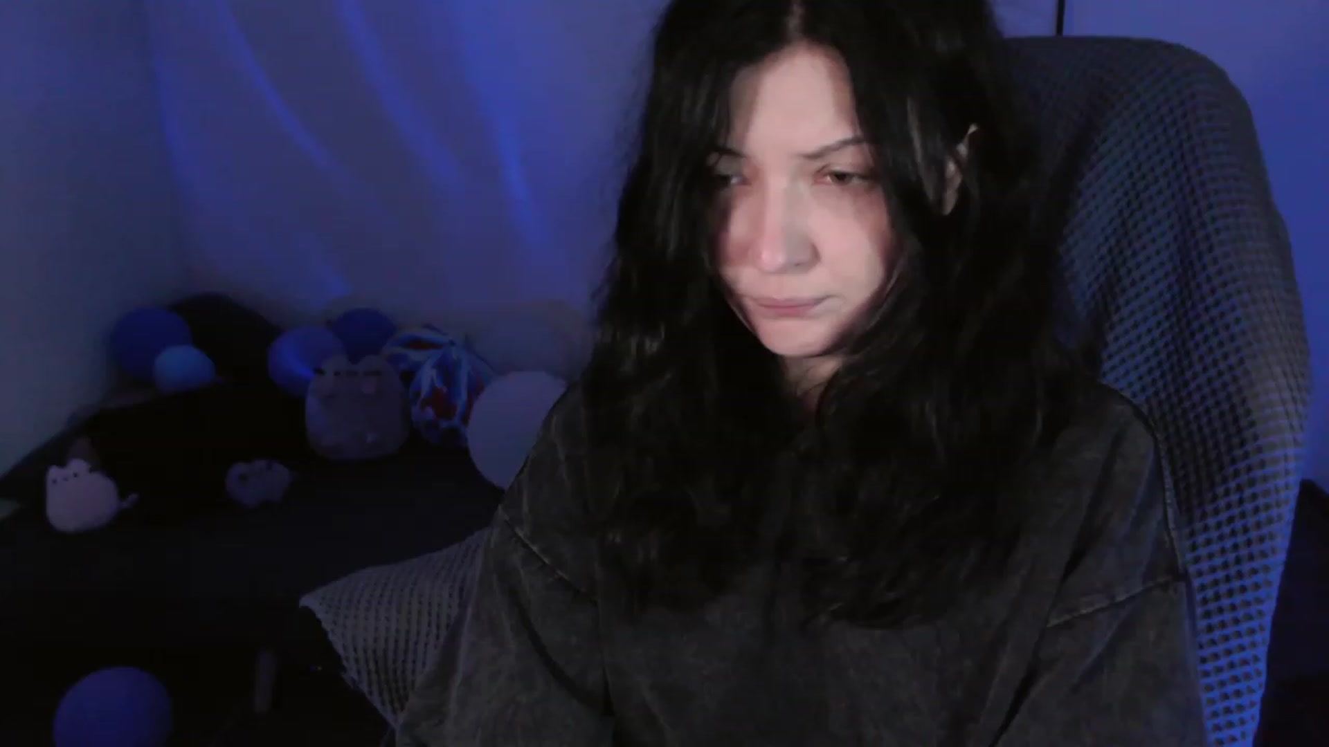 Gallery image thumbnail from RoomToAvoid's myfreecams stream on, 01/14/2024, 01:47 image 5 of 20