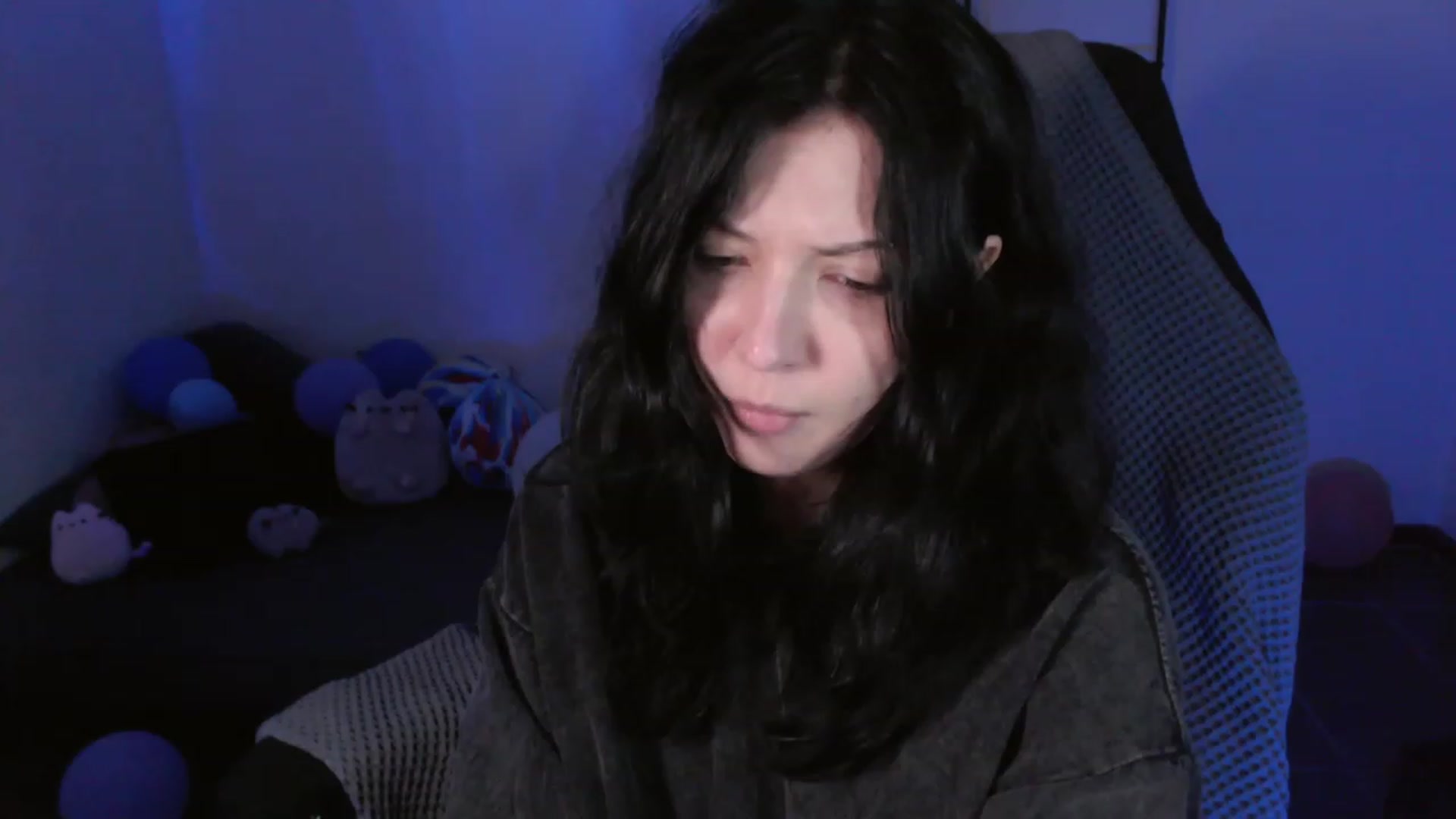 Gallery image thumbnail from RoomToAvoid's myfreecams stream on, 01/14/2024, 01:47 image 19 of 20