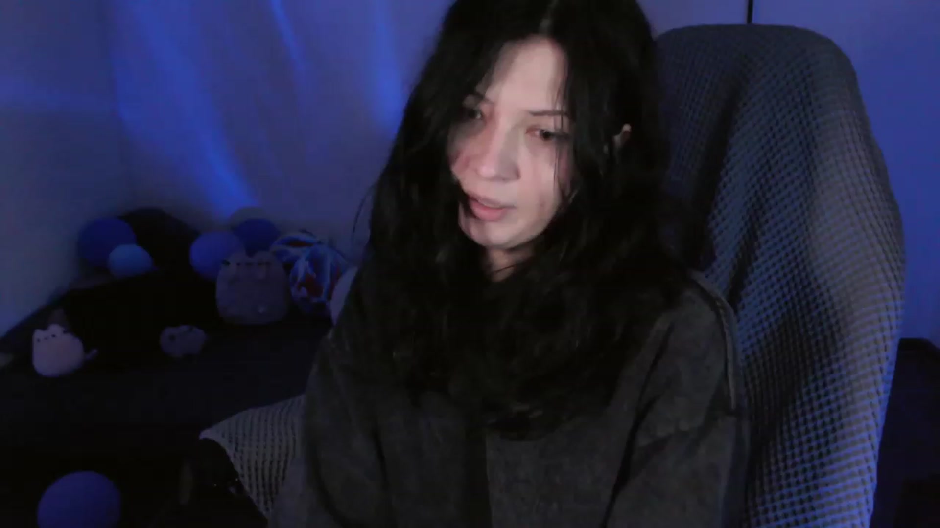 Gallery image thumbnail from RoomToAvoid's myfreecams stream on, 01/14/2024, 01:47 image 9 of 20