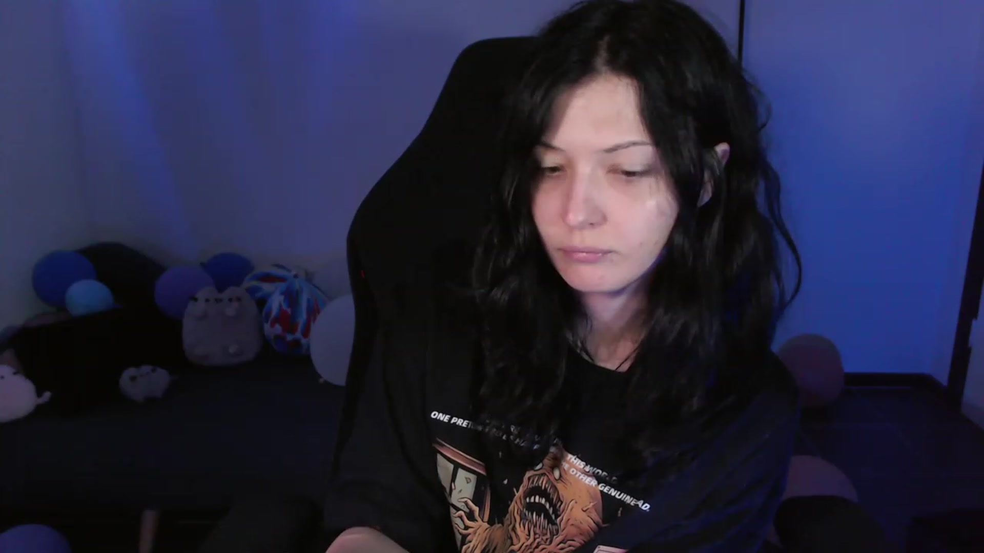 Gallery image thumbnail from RoomToAvoid's myfreecams stream on, 01/14/2024, 05:13 image 19 of 20
