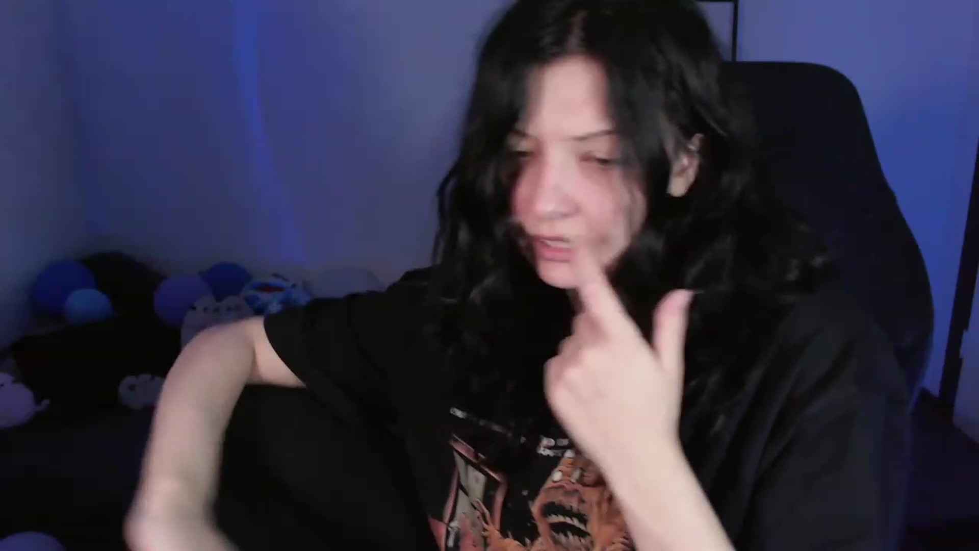 Gallery image thumbnail from RoomToAvoid's myfreecams stream on, 01/14/2024, 05:13 image 16 of 20