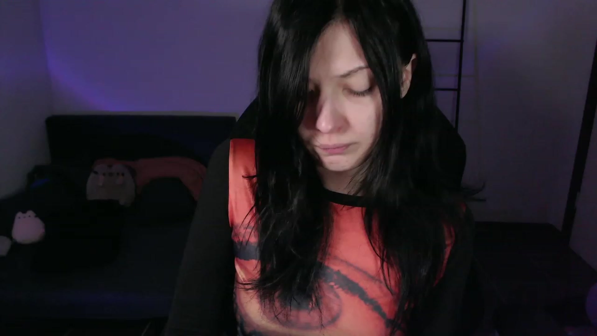 Gallery image thumbnail from RoomToAvoid's myfreecams stream on, 01/18/2024, 01:58 image 12 of 20