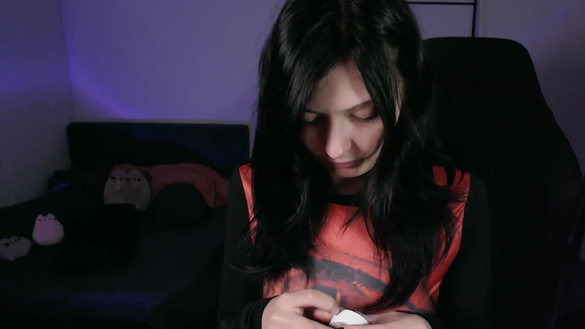 Gallery image thumbnail from RoomToAvoid's myfreecams stream on, 01/18/2024, 01:58 image 14 of 20