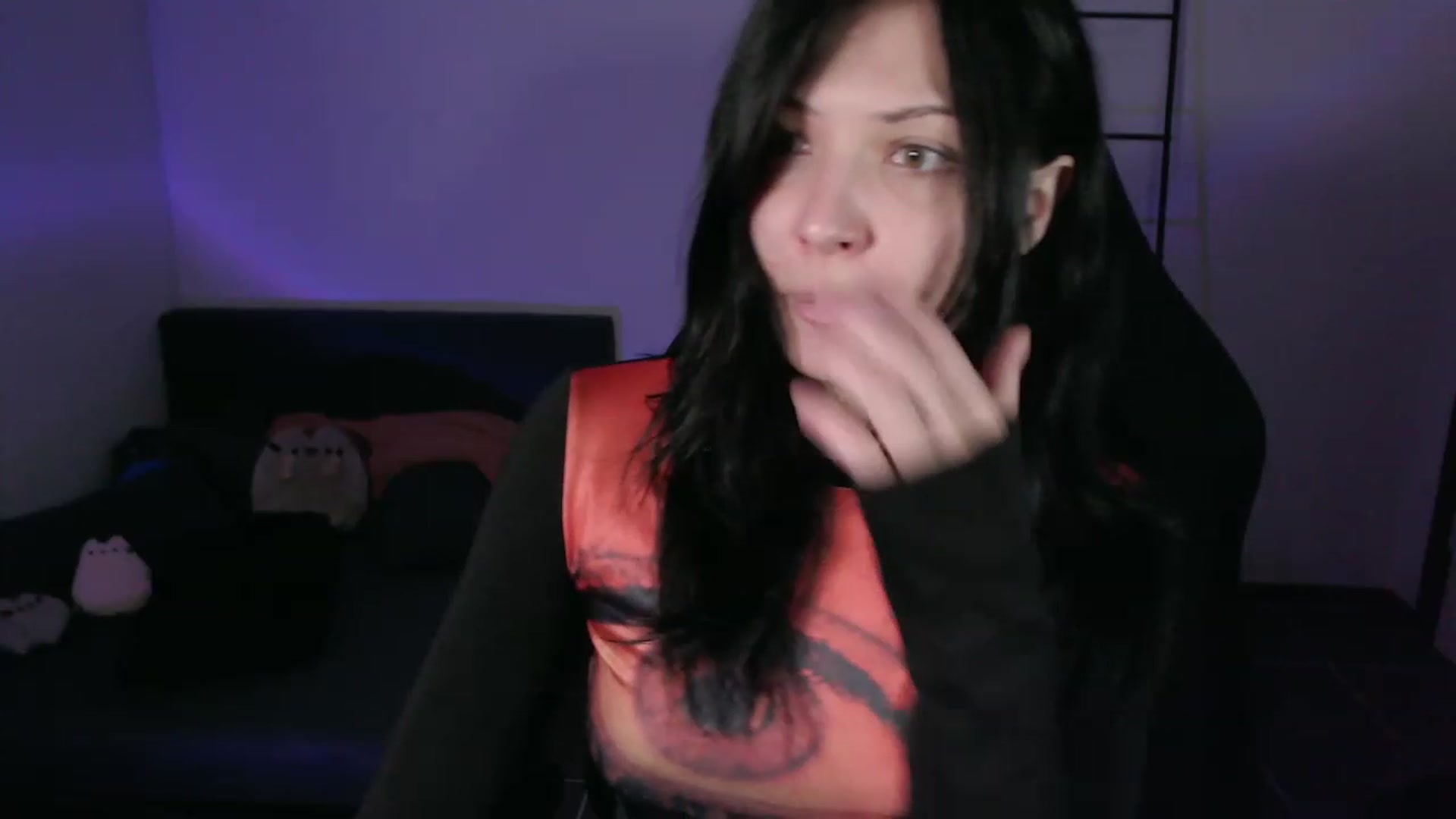 Gallery image thumbnail from RoomToAvoid's myfreecams stream on, 01/18/2024, 01:58 image 13 of 20