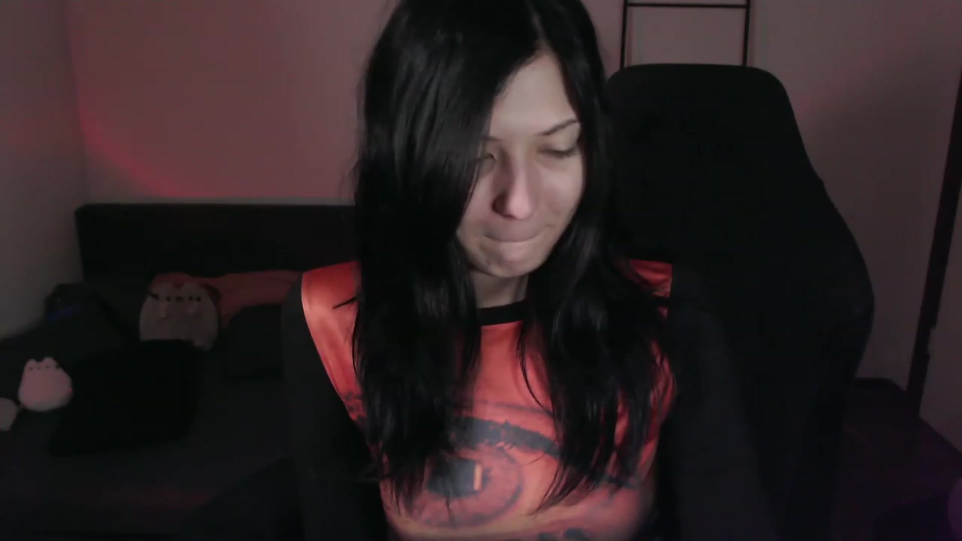 Gallery image thumbnail from RoomToAvoid's myfreecams stream on, 01/18/2024, 01:58 image 6 of 20