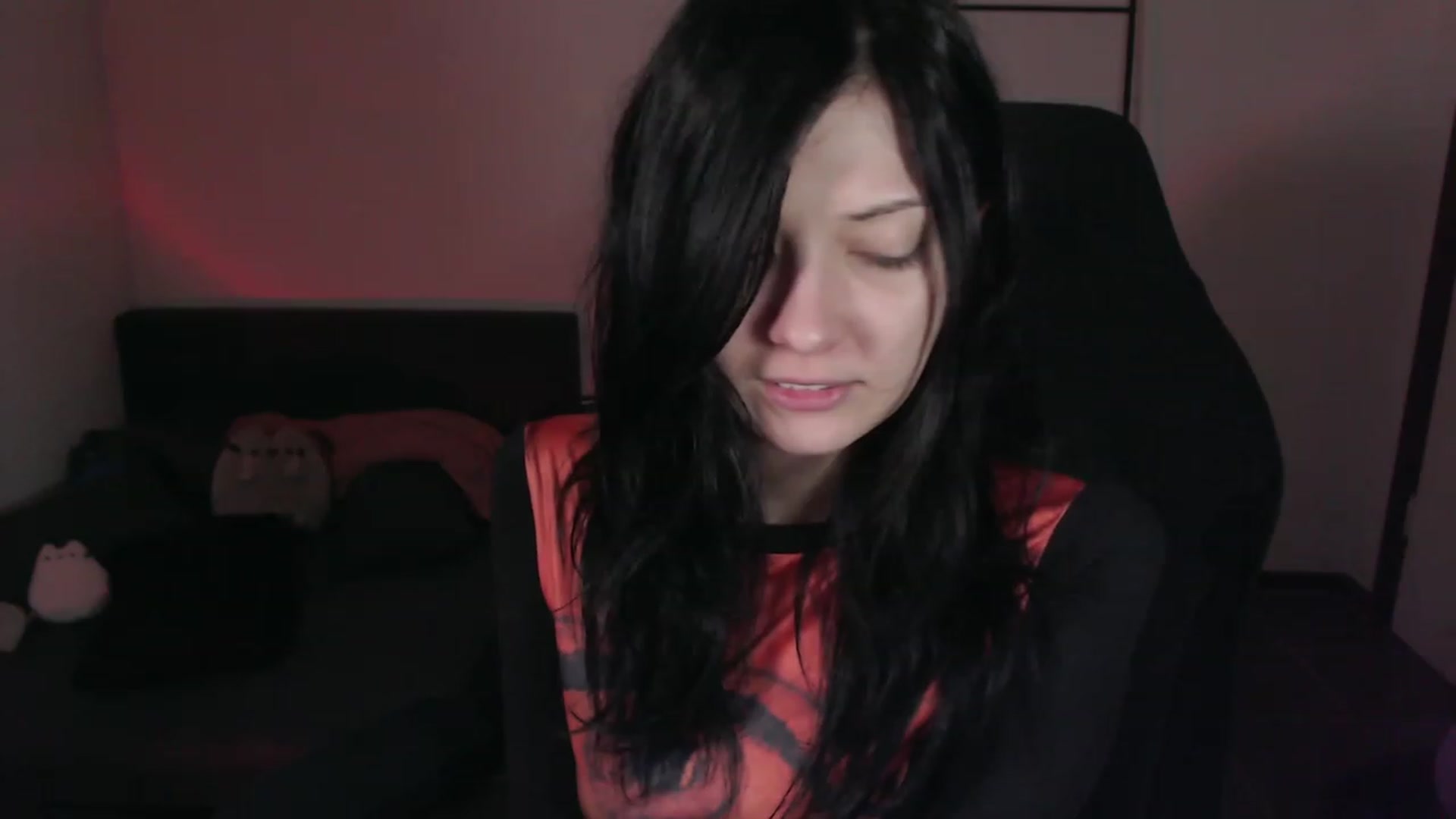 Gallery image thumbnail from RoomToAvoid's myfreecams stream on, 01/18/2024, 01:58 image 3 of 20
