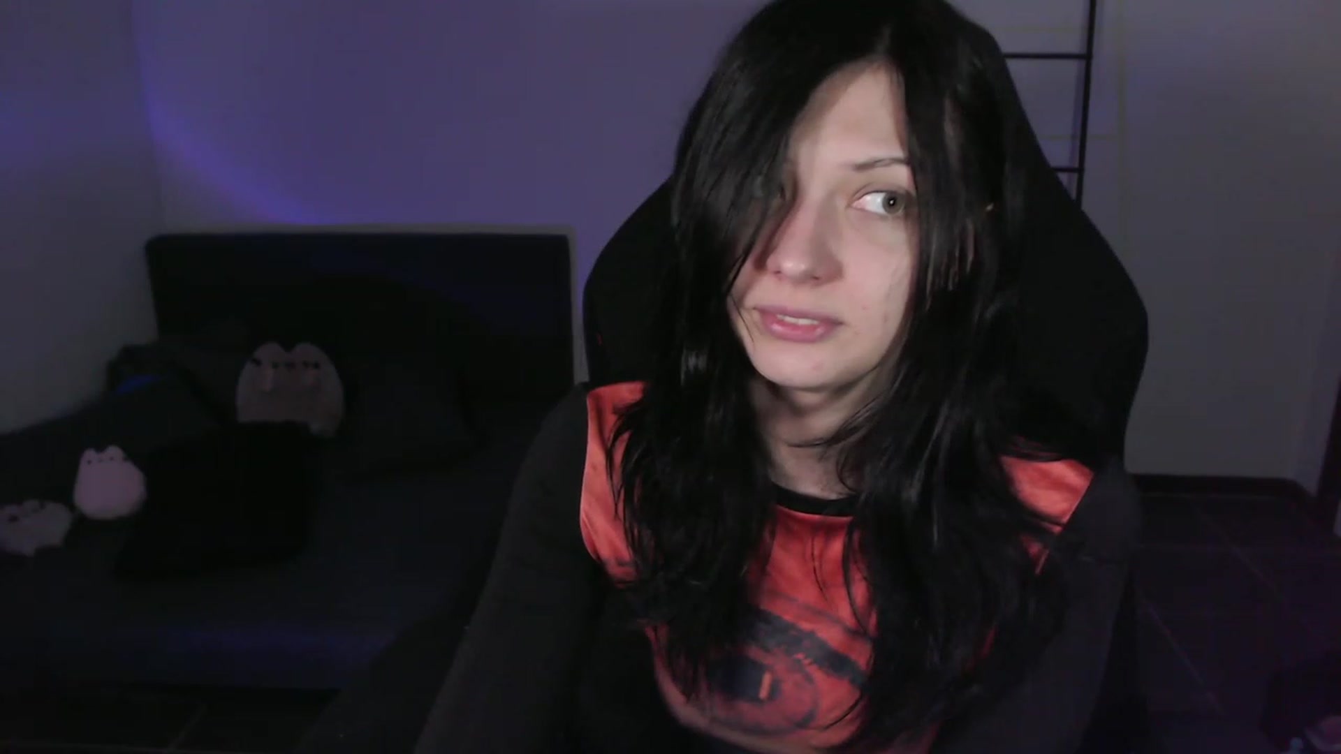 Gallery image thumbnail from RoomToAvoid's myfreecams stream on, 01/18/2024, 04:20 image 14 of 20