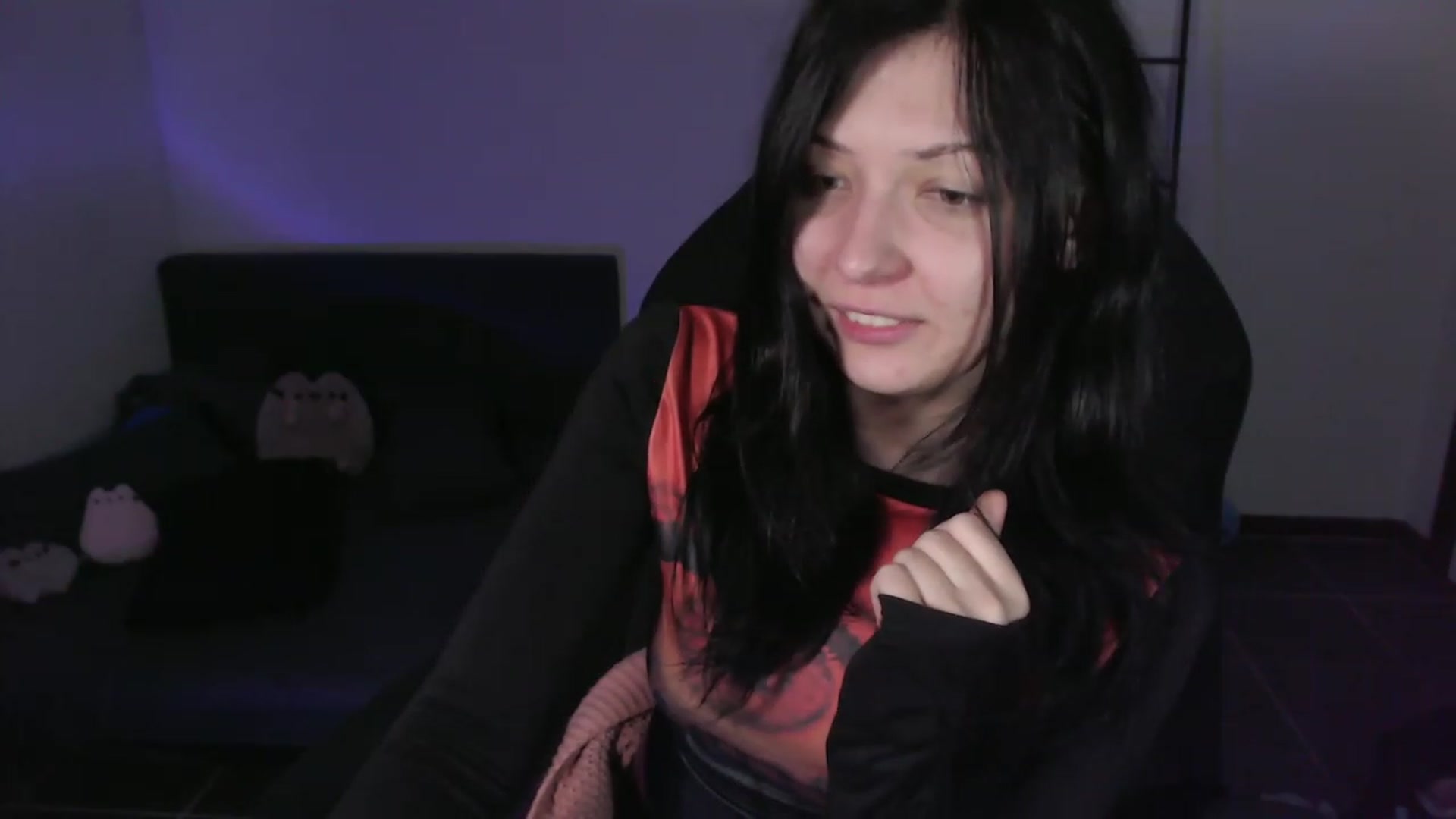 Gallery image thumbnail from RoomToAvoid's myfreecams stream on, 01/18/2024, 04:20 image 20 of 20