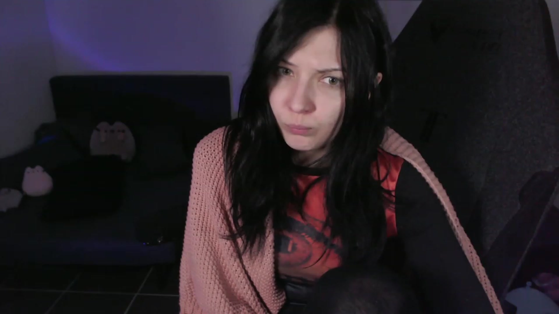 Gallery image thumbnail from RoomToAvoid's myfreecams stream on, 01/18/2024, 04:20 image 9 of 20
