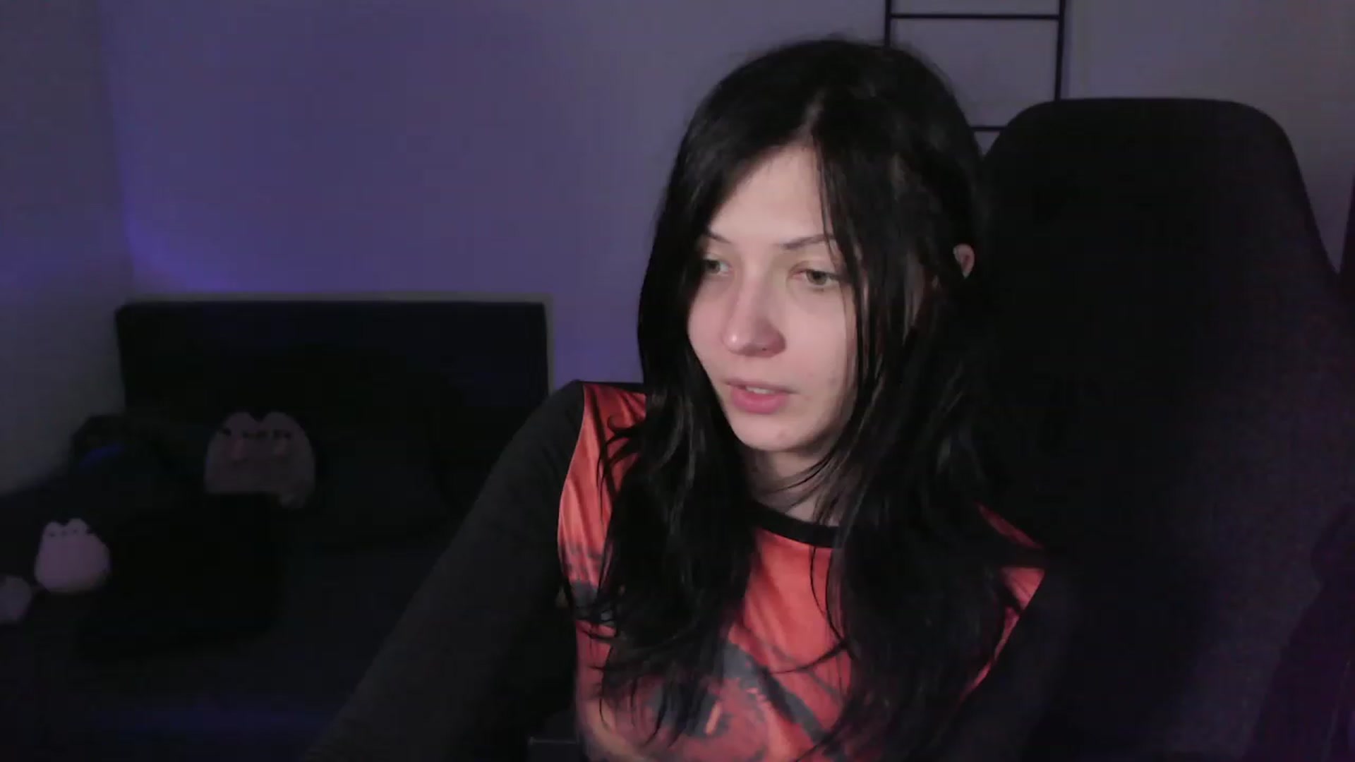 Gallery image thumbnail from RoomToAvoid's myfreecams stream on, 01/18/2024, 06:51 image 11 of 20