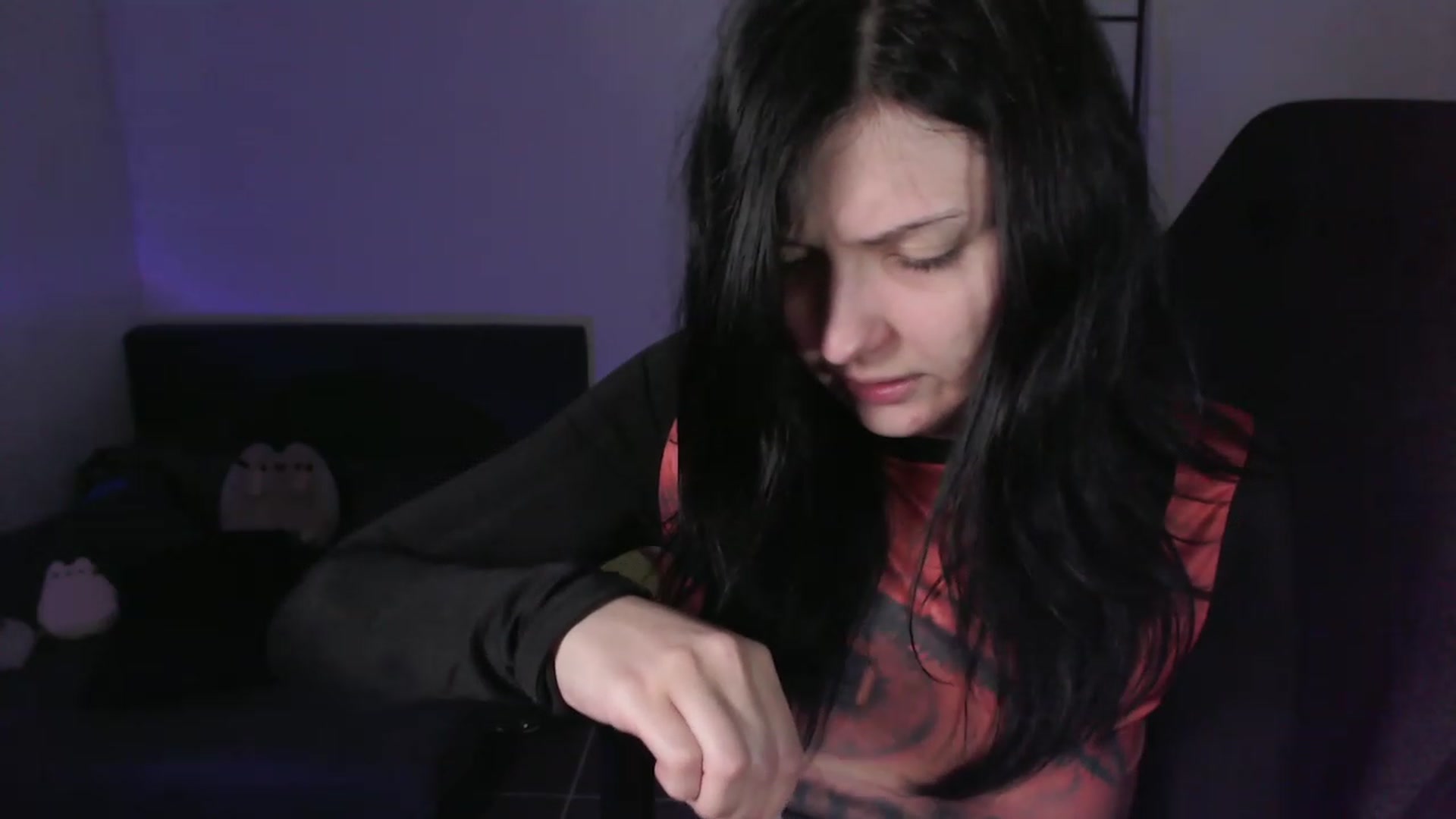 Gallery image thumbnail from RoomToAvoid's myfreecams stream on, 01/18/2024, 06:51 image 3 of 20