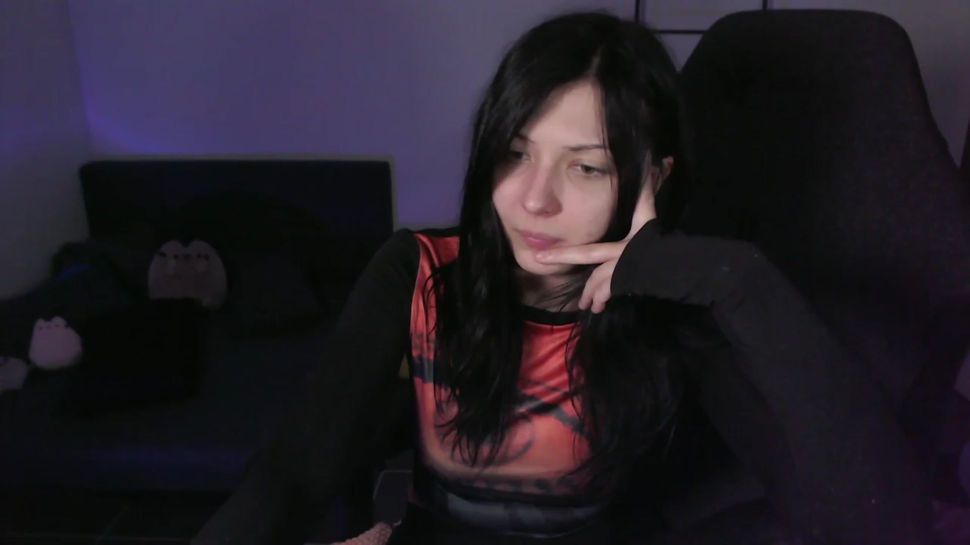 Gallery image thumbnail from RoomToAvoid's myfreecams stream on, 01/18/2024, 06:51 image 13 of 20