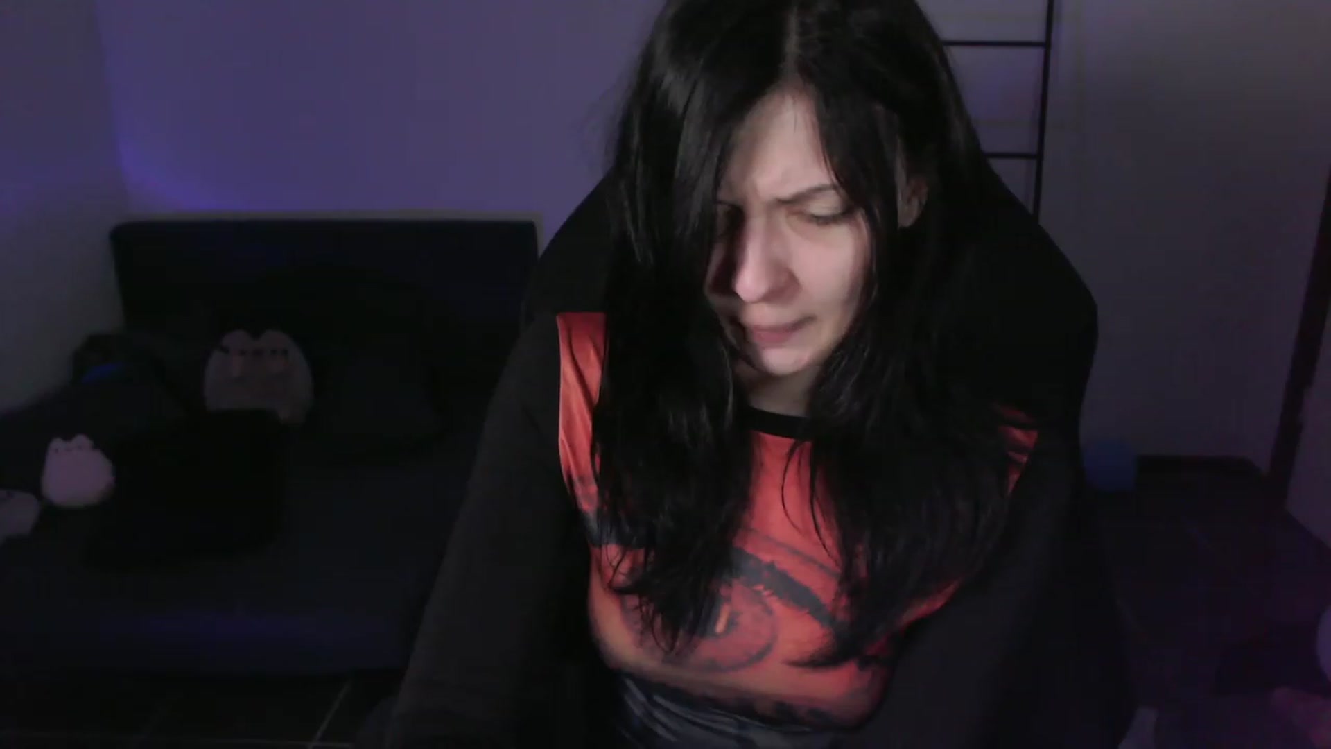Gallery image thumbnail from RoomToAvoid's myfreecams stream on, 01/18/2024, 06:51 image 18 of 20