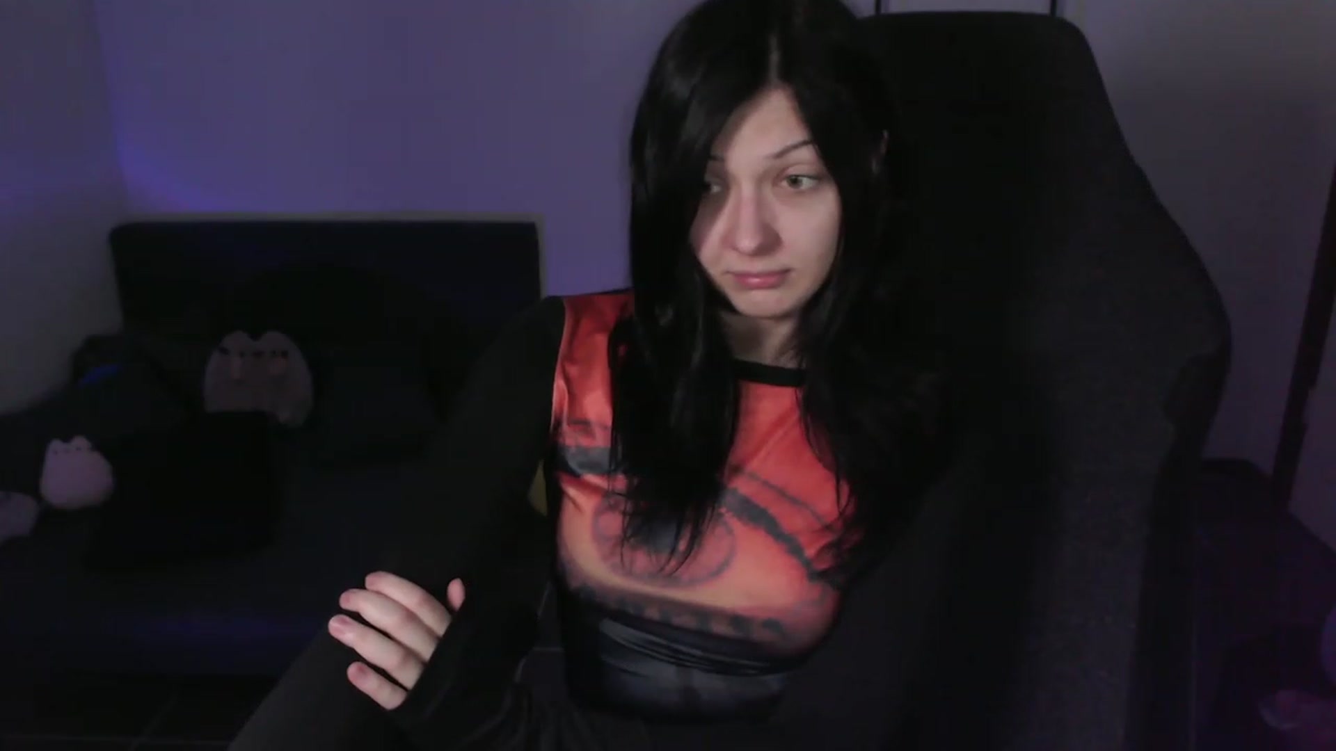 Gallery image thumbnail from RoomToAvoid's myfreecams stream on, 01/18/2024, 06:51 image 12 of 20