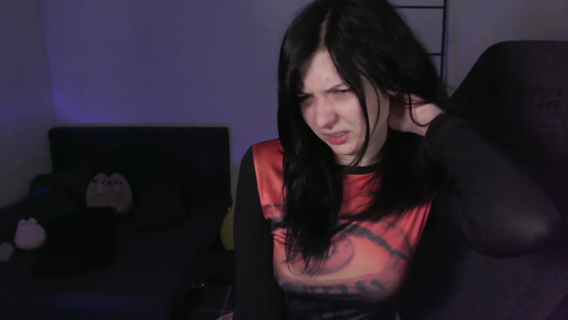 Gallery image thumbnail from RoomToAvoid's myfreecams stream on, 01/18/2024, 06:51 image 8 of 20