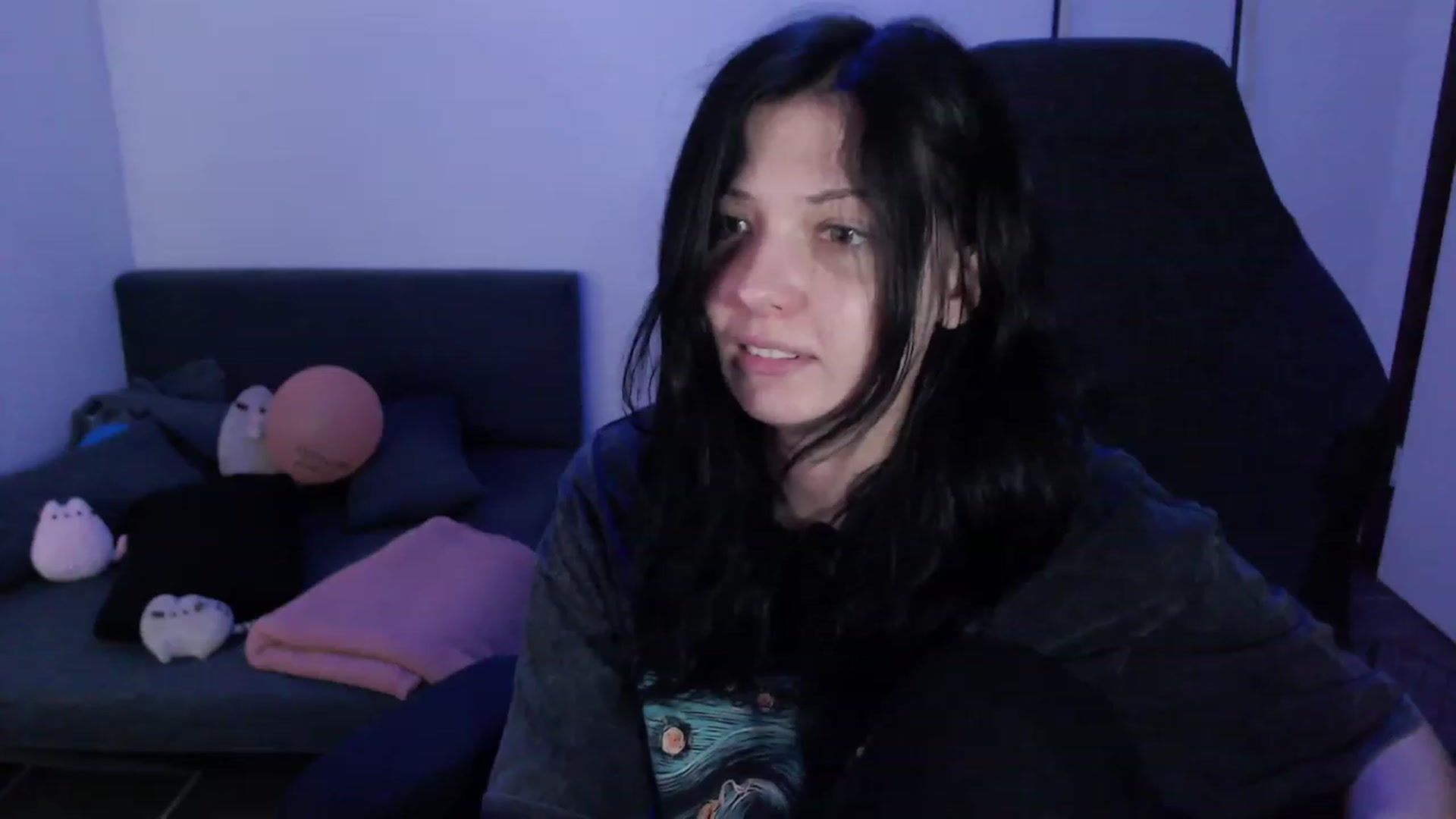Gallery image thumbnail from RoomToAvoid's myfreecams stream on, 01/21/2024, 02:43 image 8 of 20