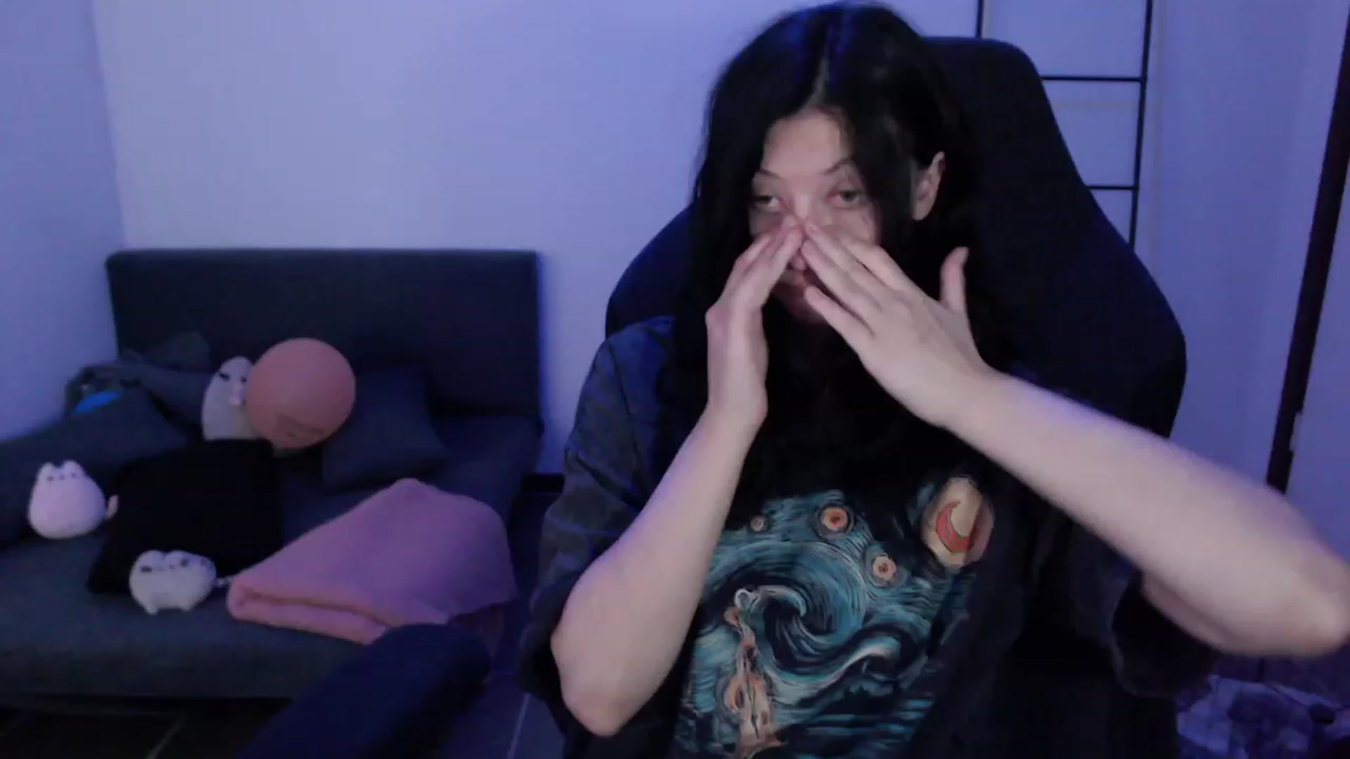 Gallery image thumbnail from RoomToAvoid's myfreecams stream on, 01/21/2024, 02:43 image 10 of 20